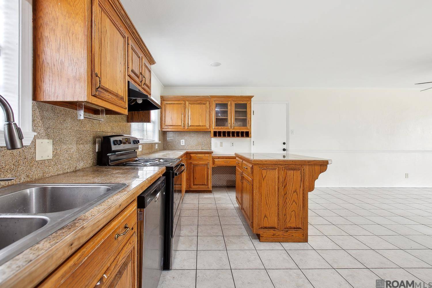 Baton Rouge, LA 70815,1318 Wellington Dr
