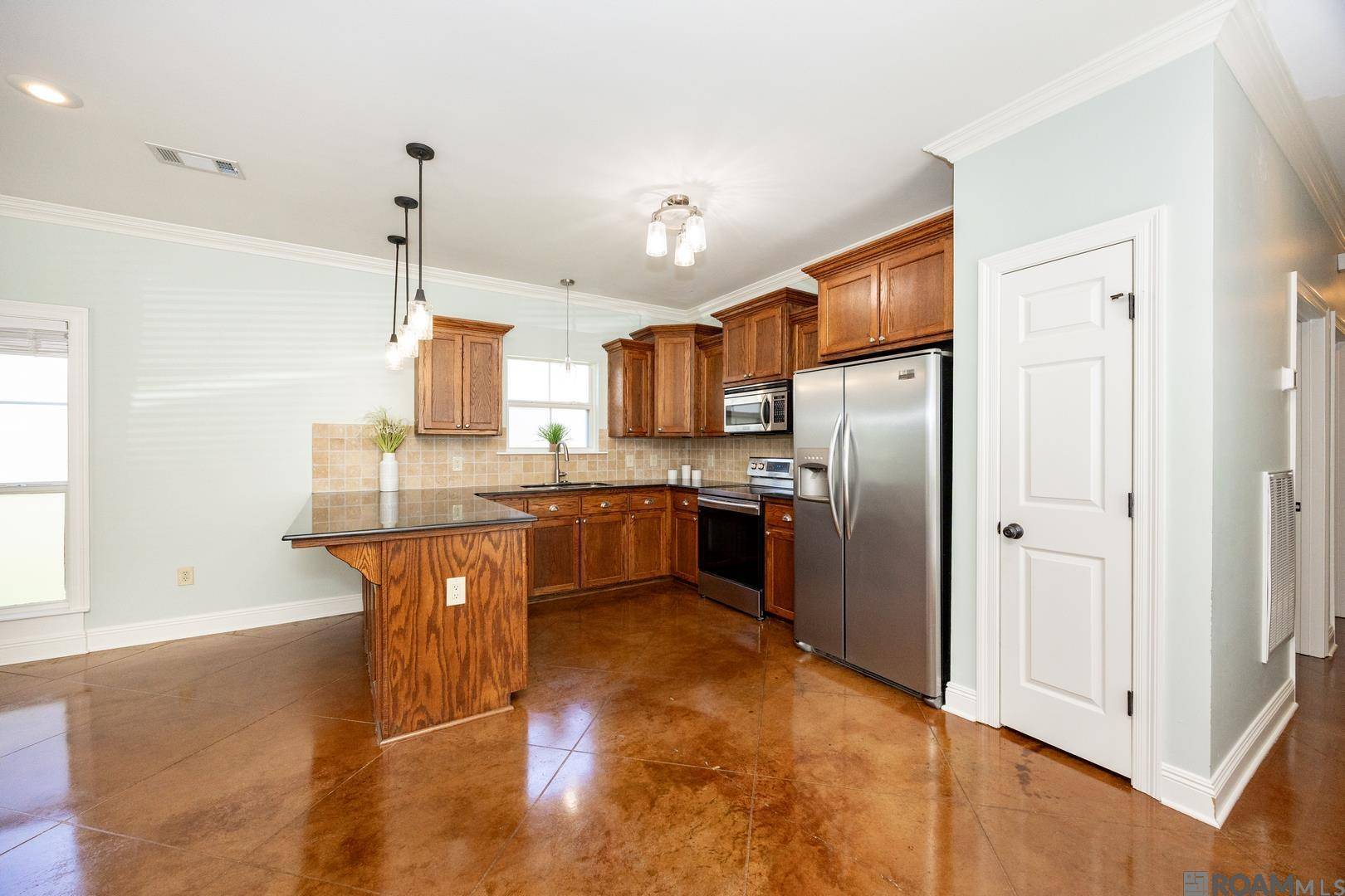 Port Allen, LA 70767,716 Avenue B
