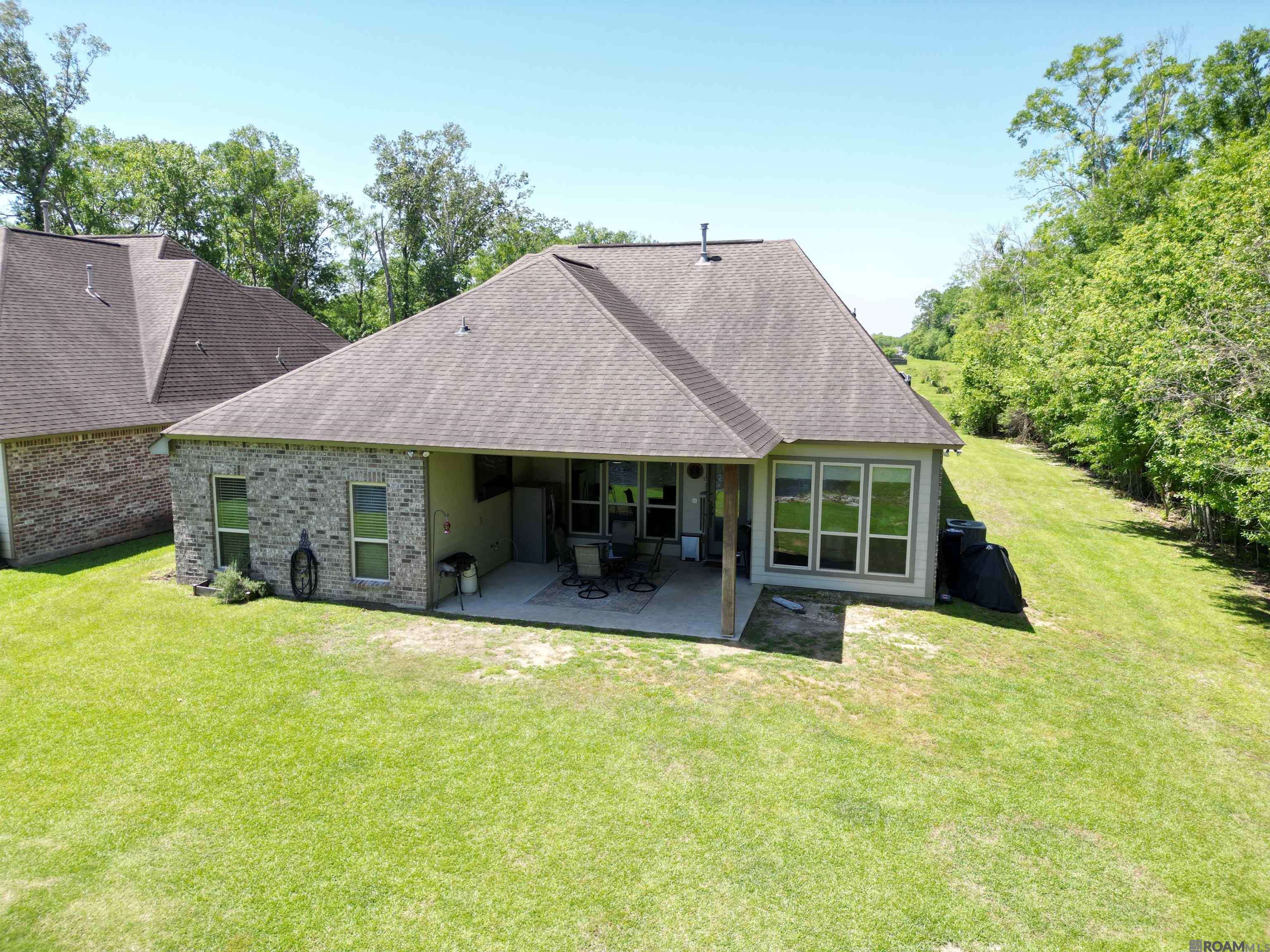 Gonzales, LA 70737,15248 Westin Lake Ct