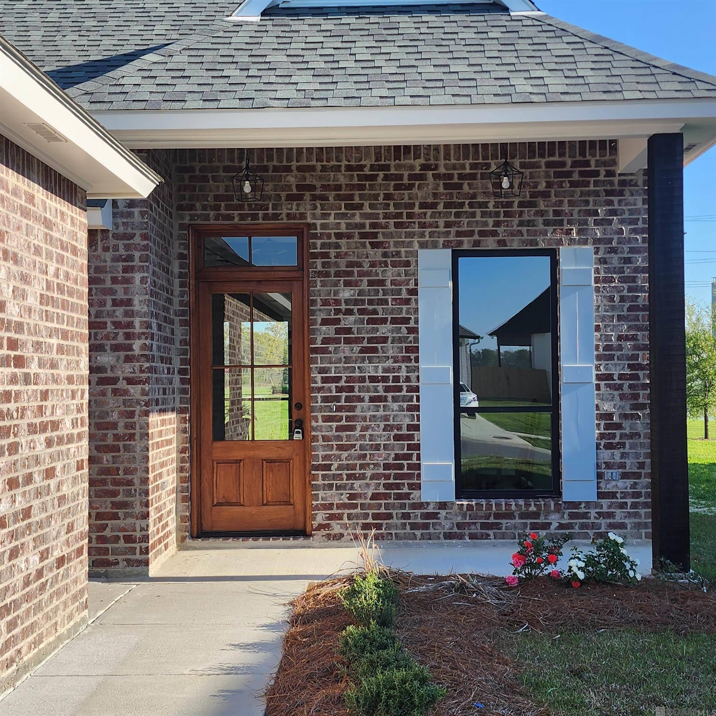 Darrow, LA 70725,39561 Hernando De Soto Dr