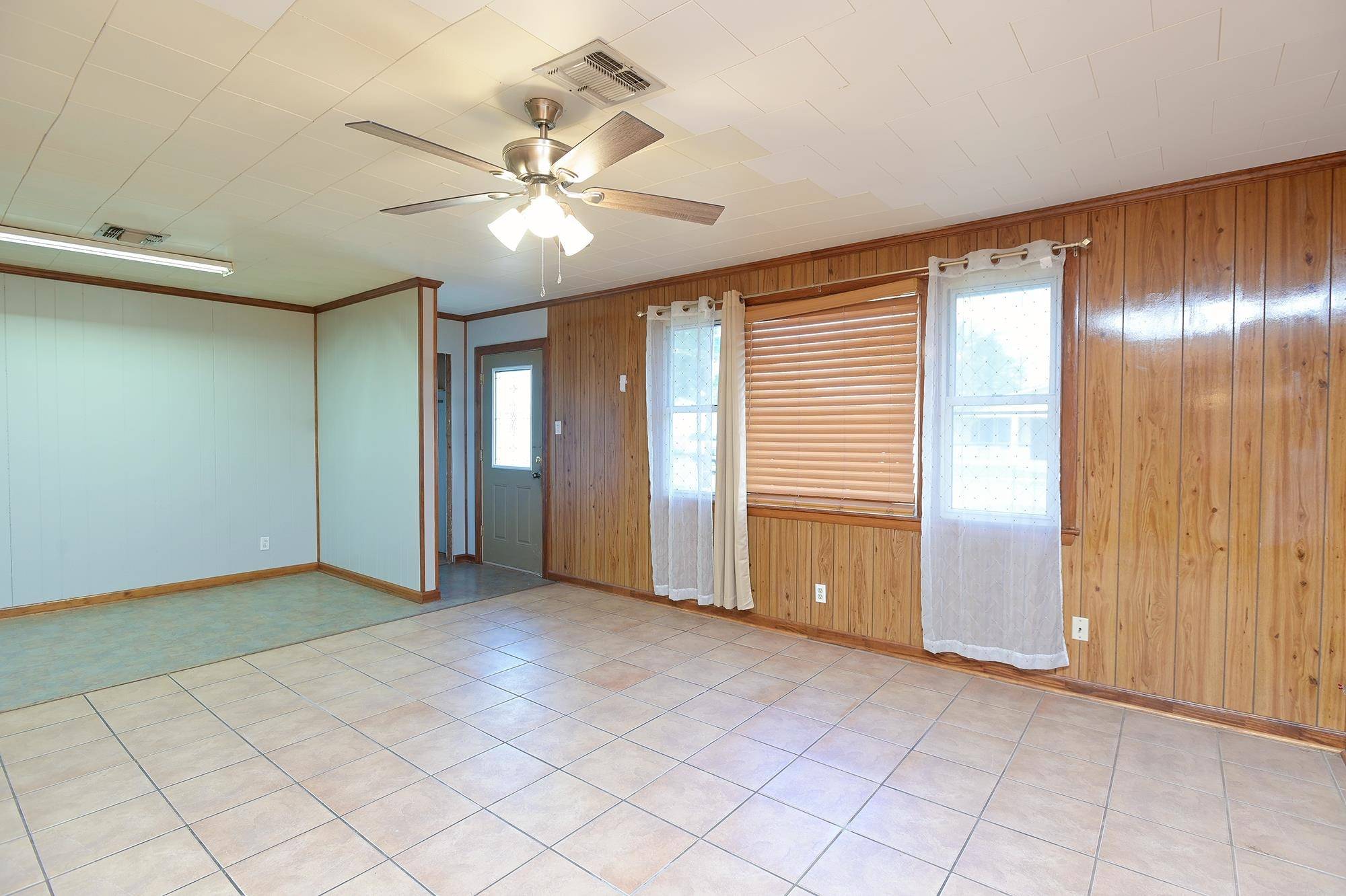 Houma, LA 70363,407 Dauphine Ave