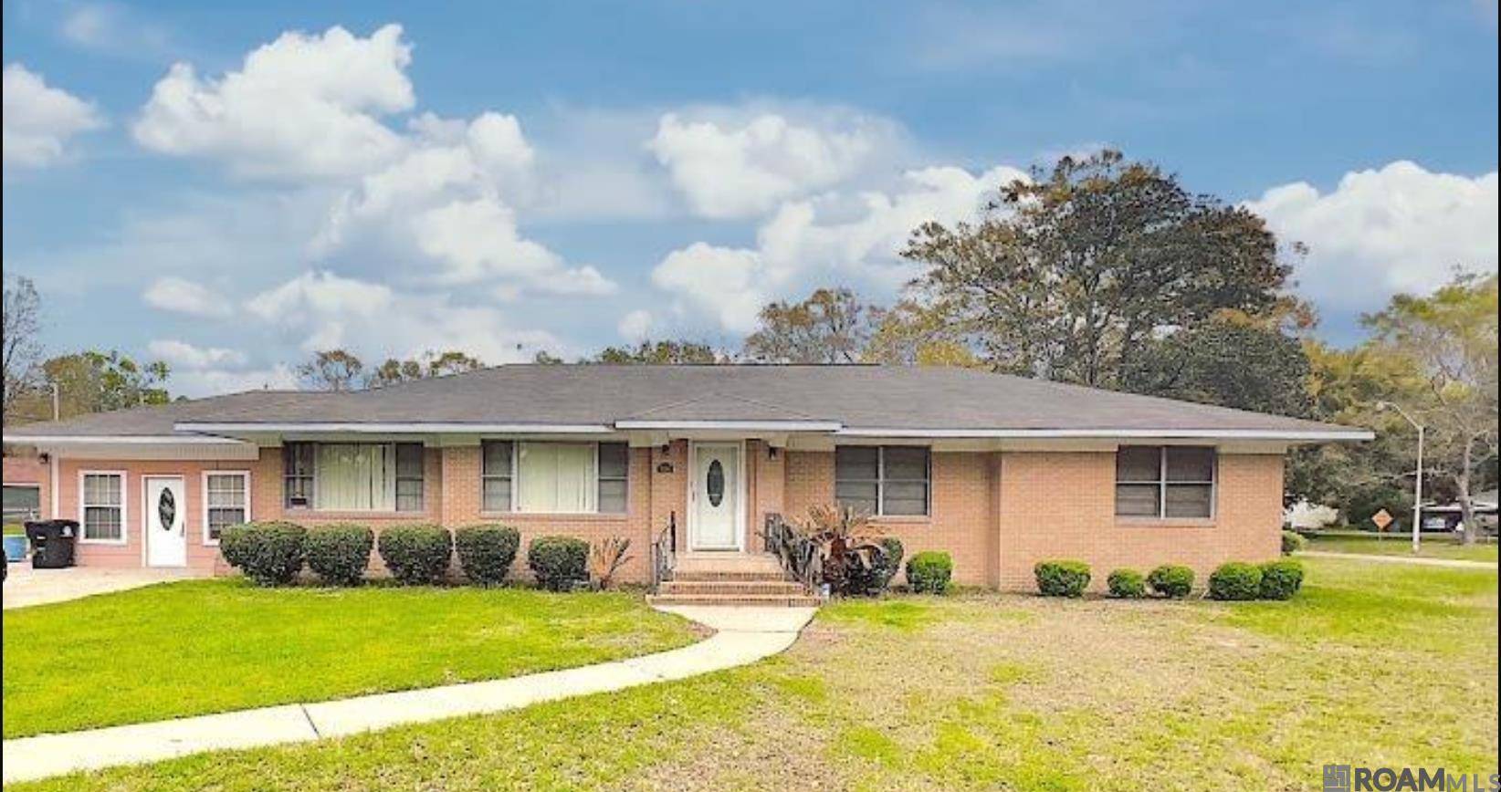 Baton Rouge, LA 70806,924 Valcour Dr