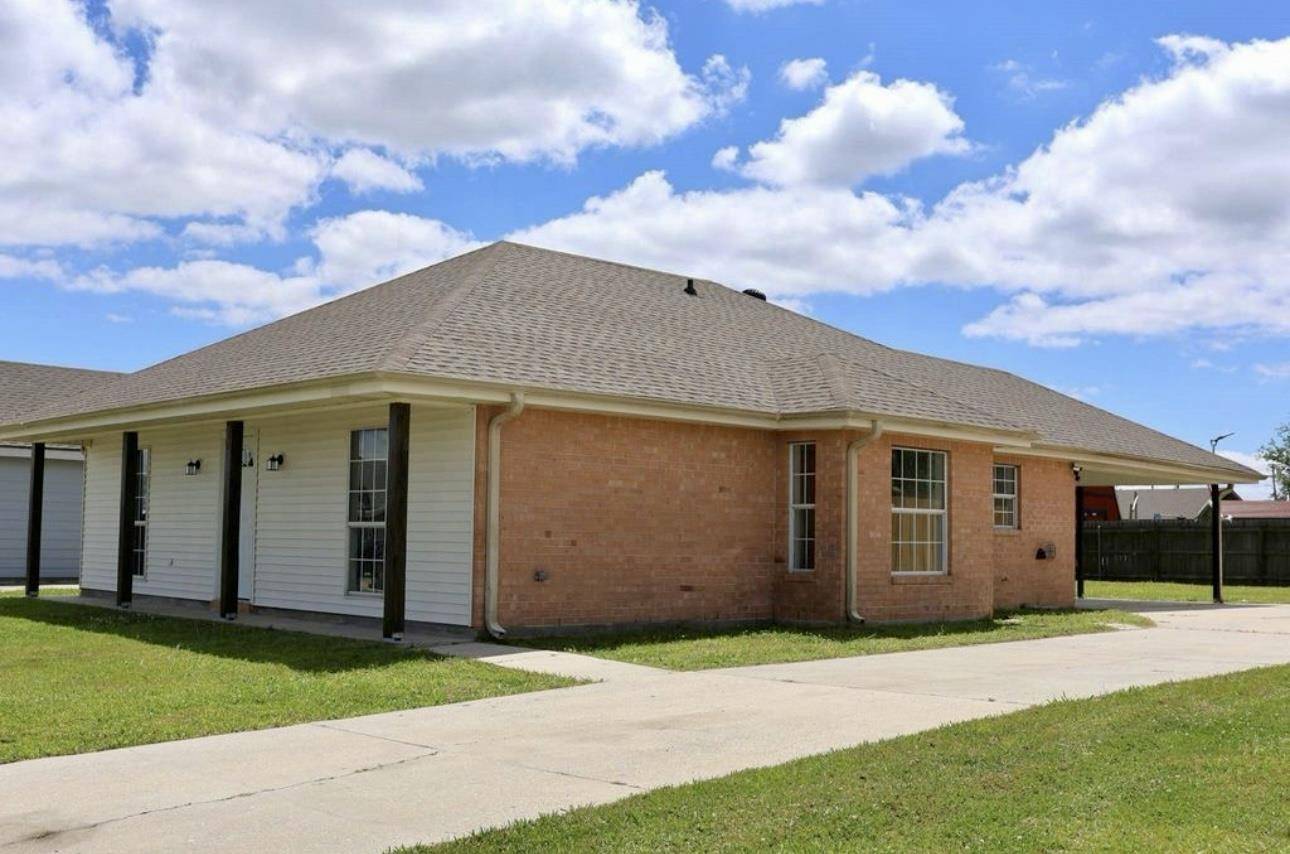 Houma, LA 70363,322 L Kirth Drive