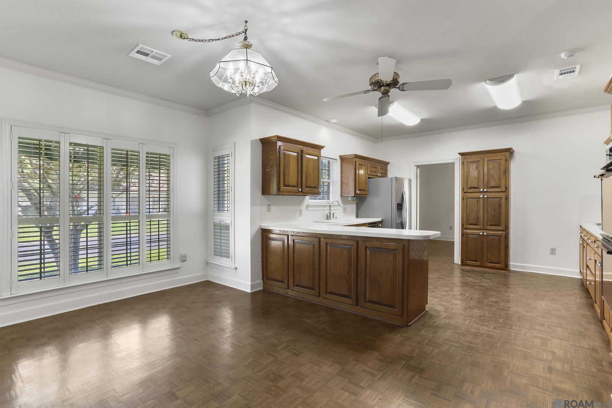 Baton Rouge, LA 70808,631 W Woodruff Dr