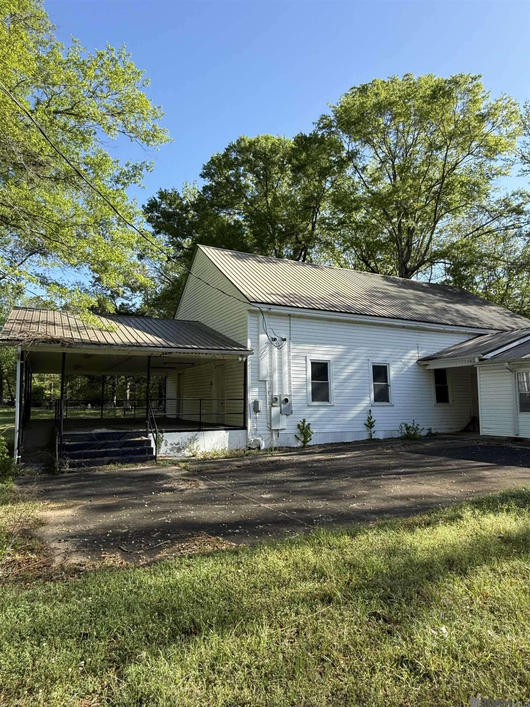 Roxie, MS 39661,3489 White Apple Road