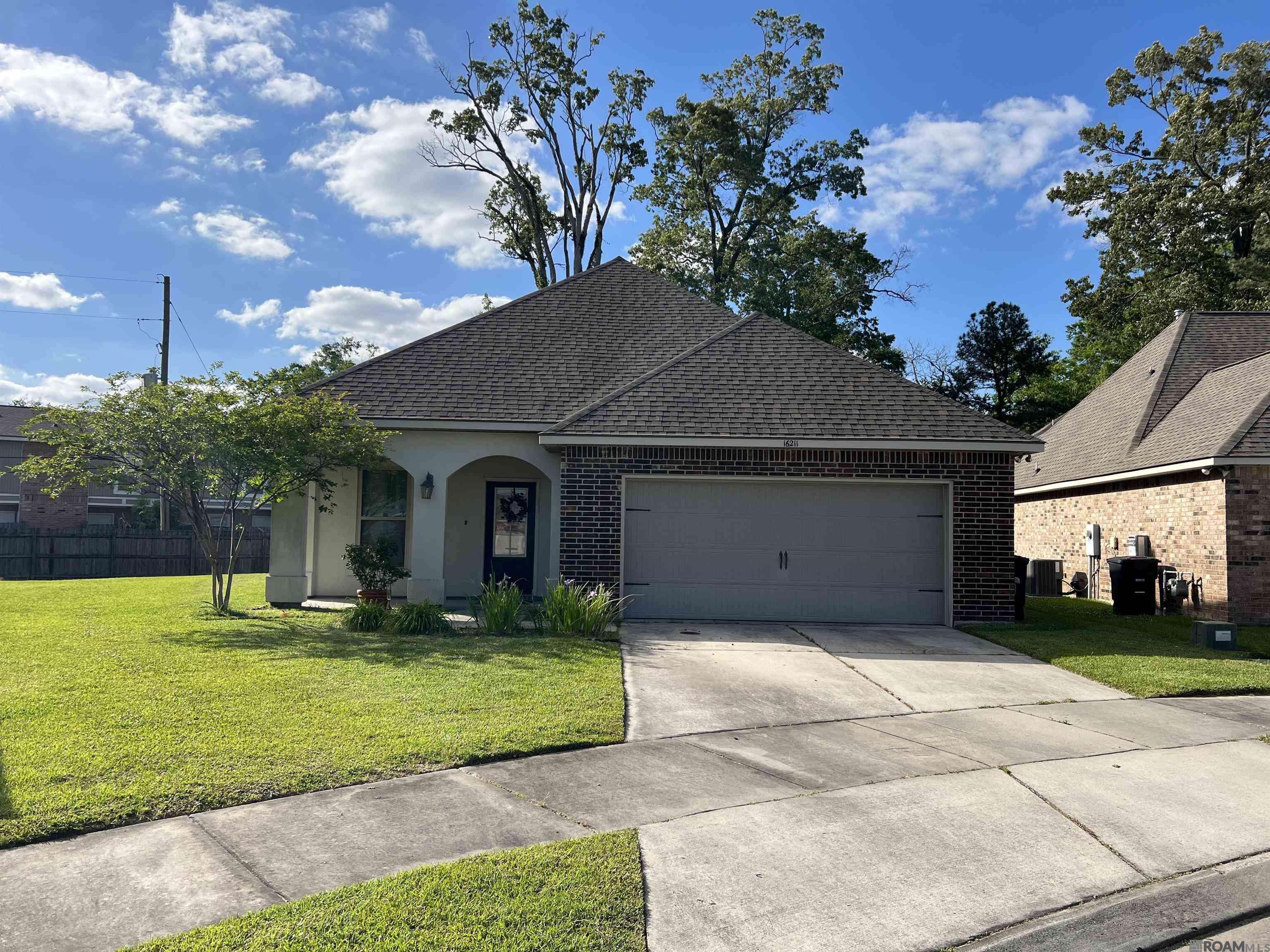 Baton Rouge, LA 70817,16211 White Rose Dr