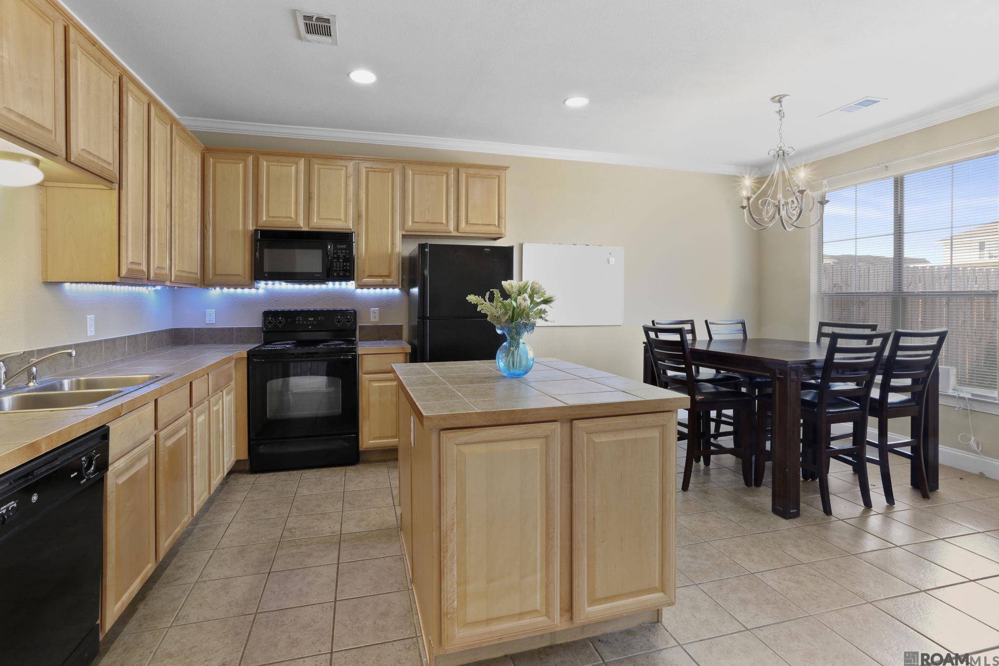 Baton Rouge, LA 70820,4000 Lake Beau Pre ##144