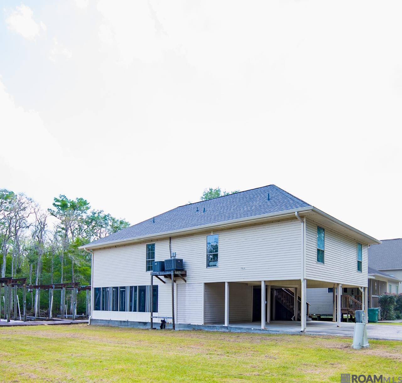 Maurepas, LA 70449,22962 Chene Blanc Ln