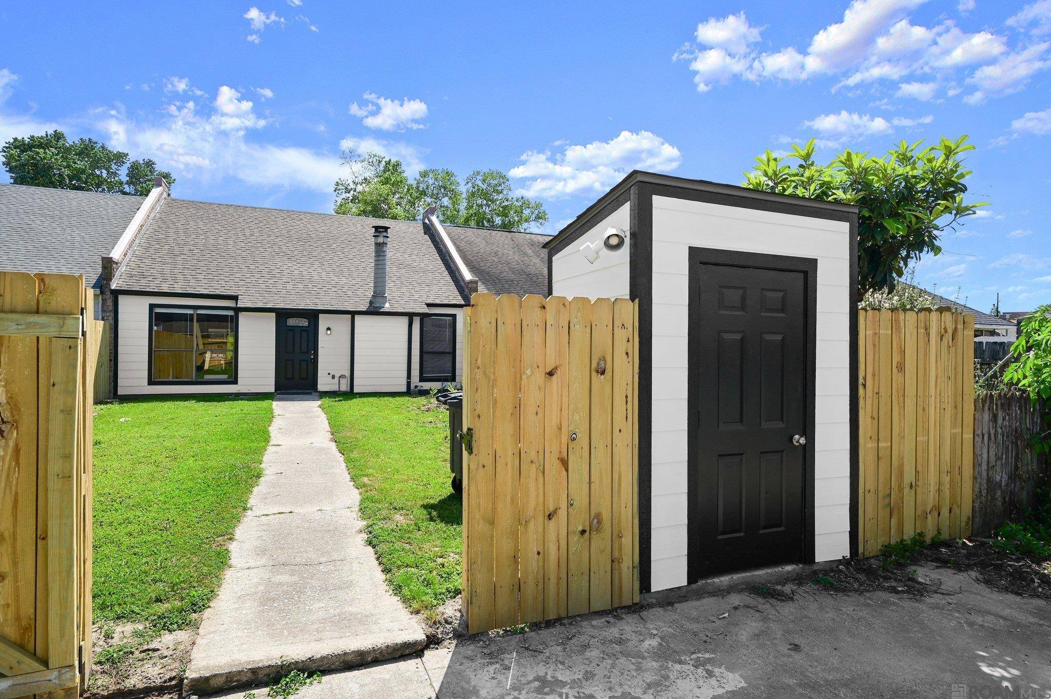 Baton Rouge, LA 70810,8826 Pecan Tree Dr