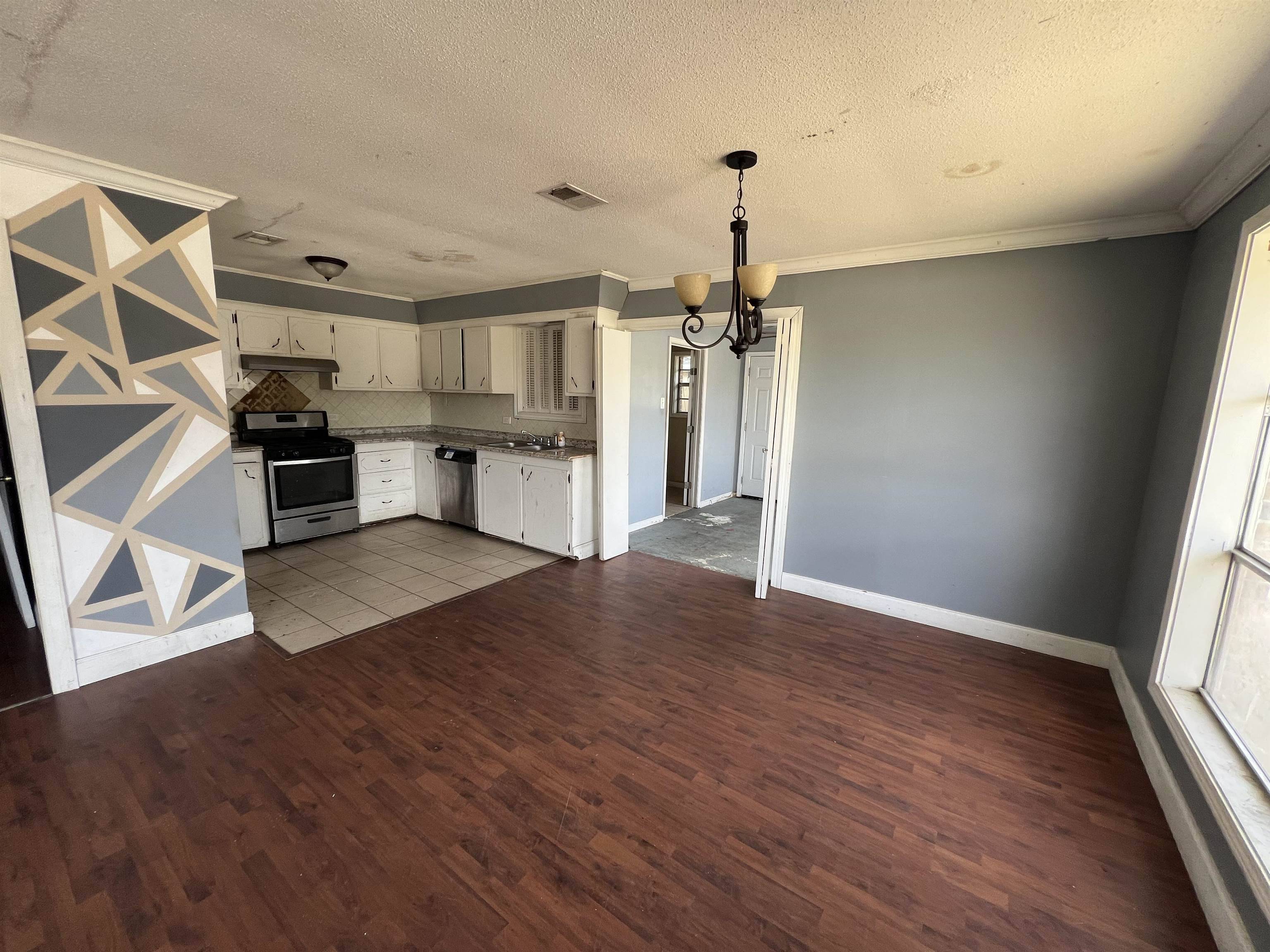 Houma, LA 70363,1404 Laban Avenue