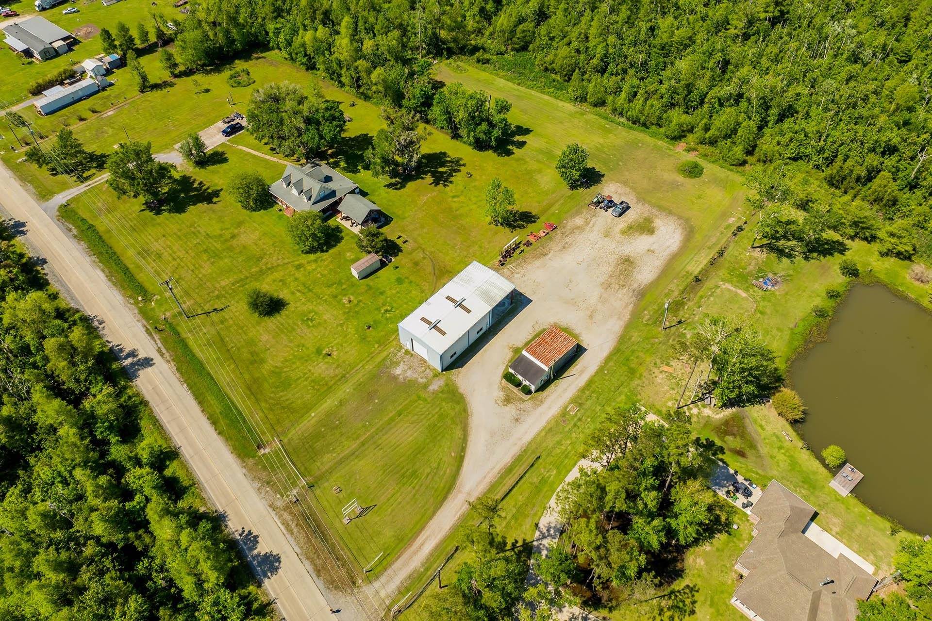 Houma, LA 70360,2136 Savanne Road