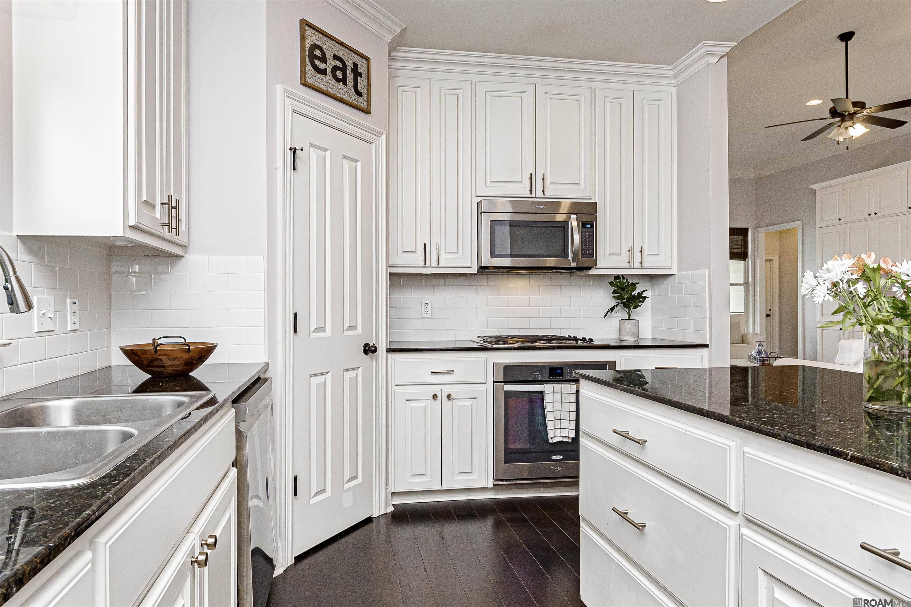 Saint George, LA 70810,14445 Market North Dr