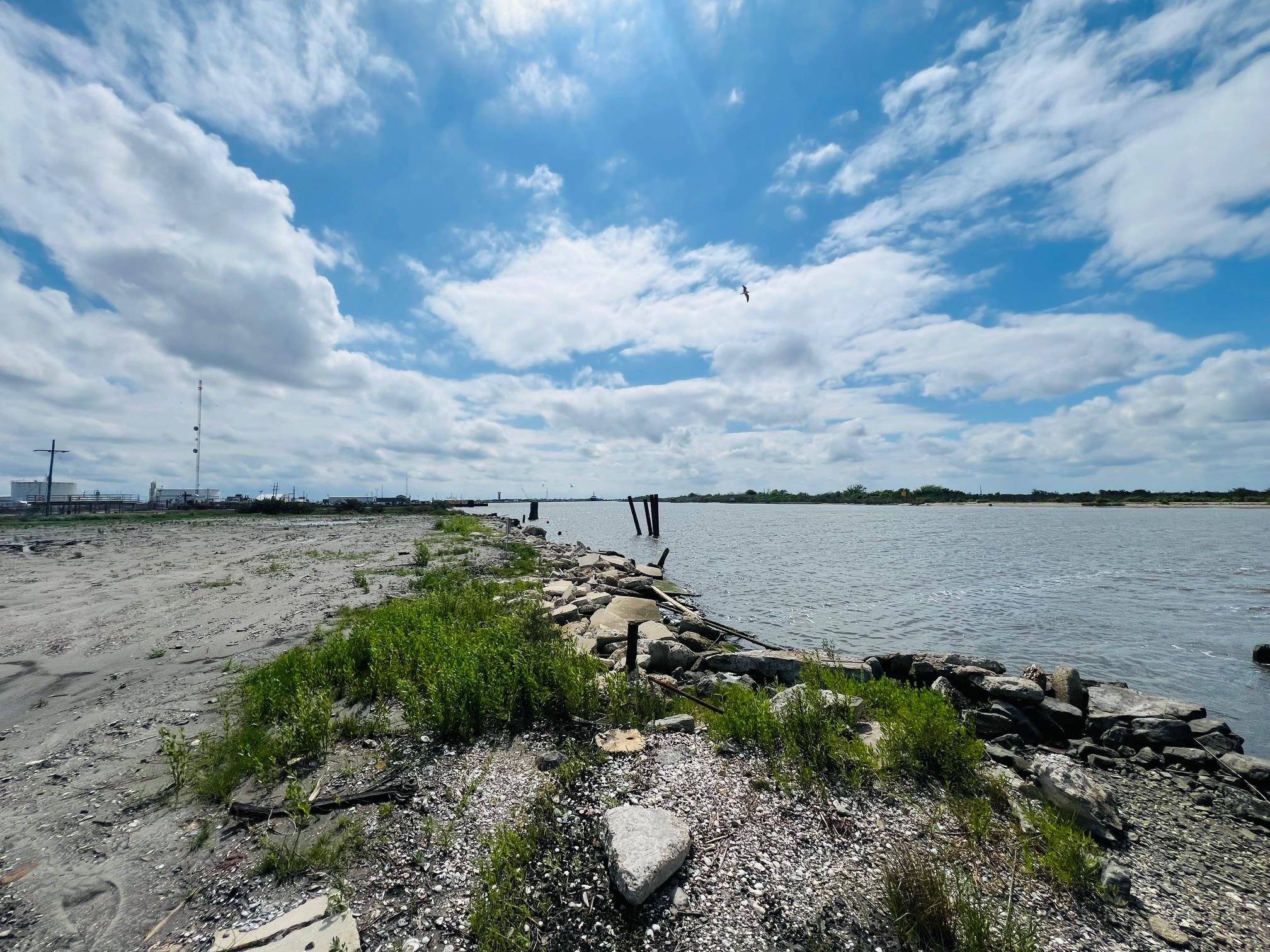 Grand Isle, LA 70358,4545 Hwy 1