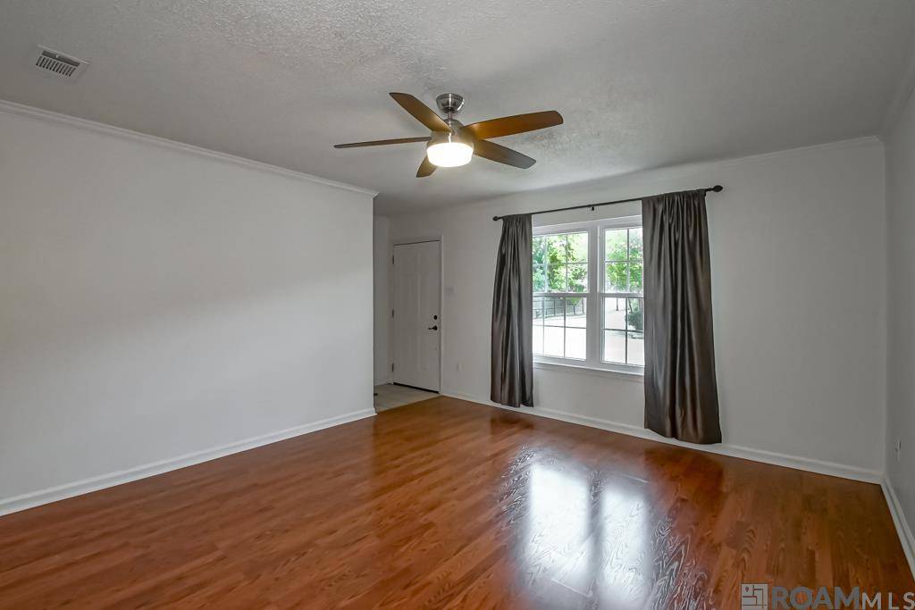 Baton Rouge, LA 70816,4624 Parkoaks Dr