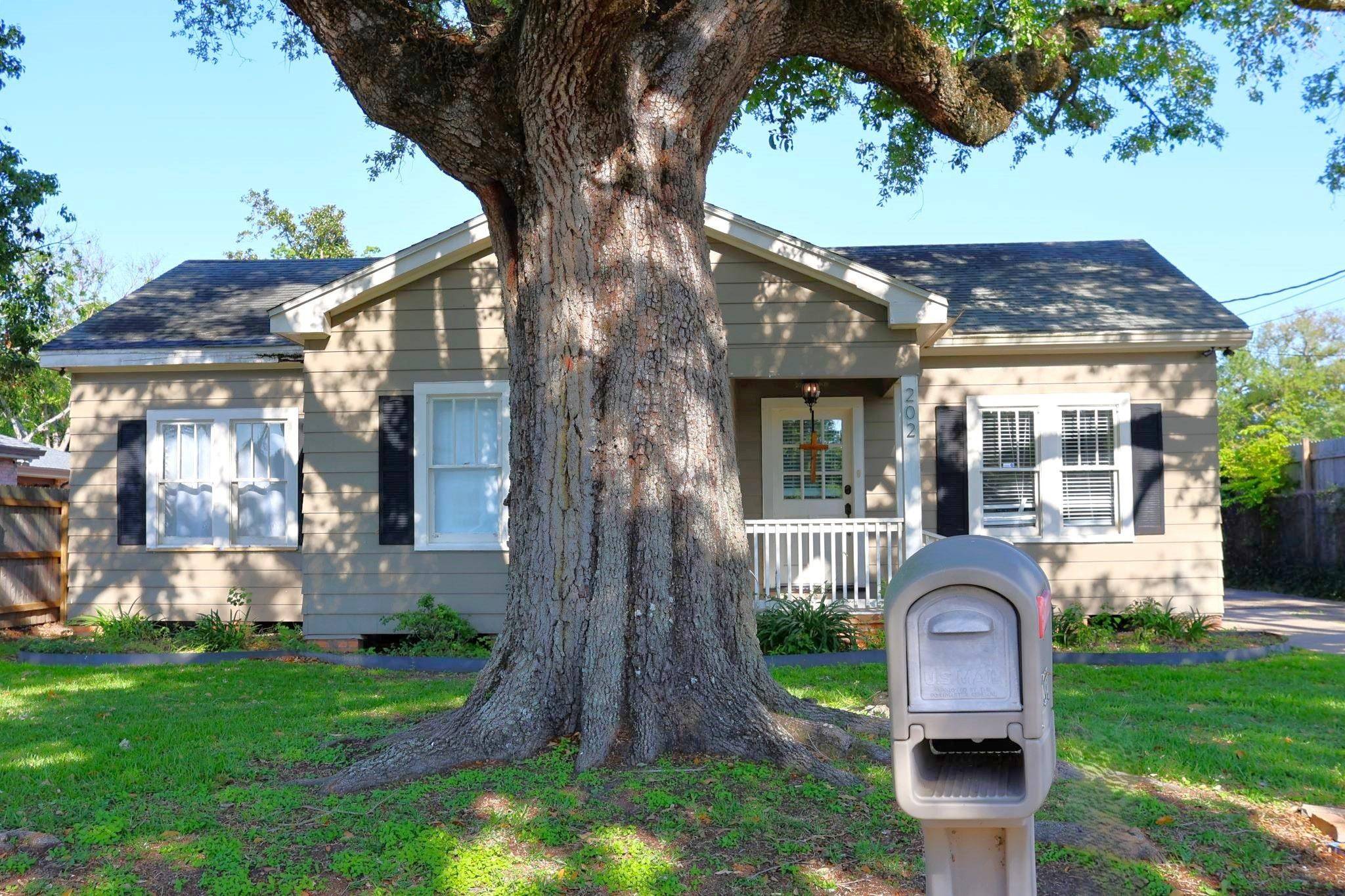 Houma, LA 70364,202 Maple Ave