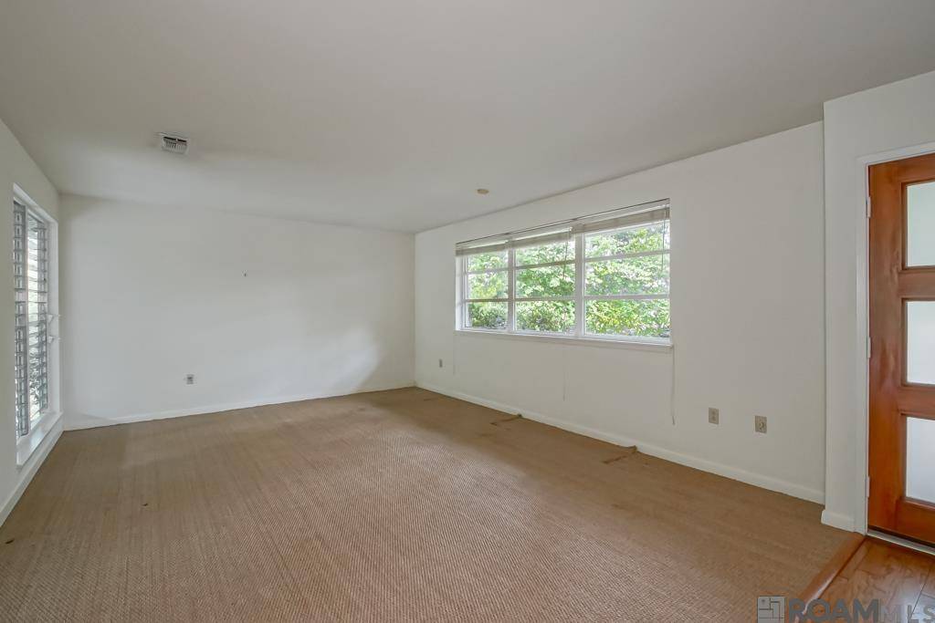 Baton Rouge, LA 70808,5877 Chandler Dr