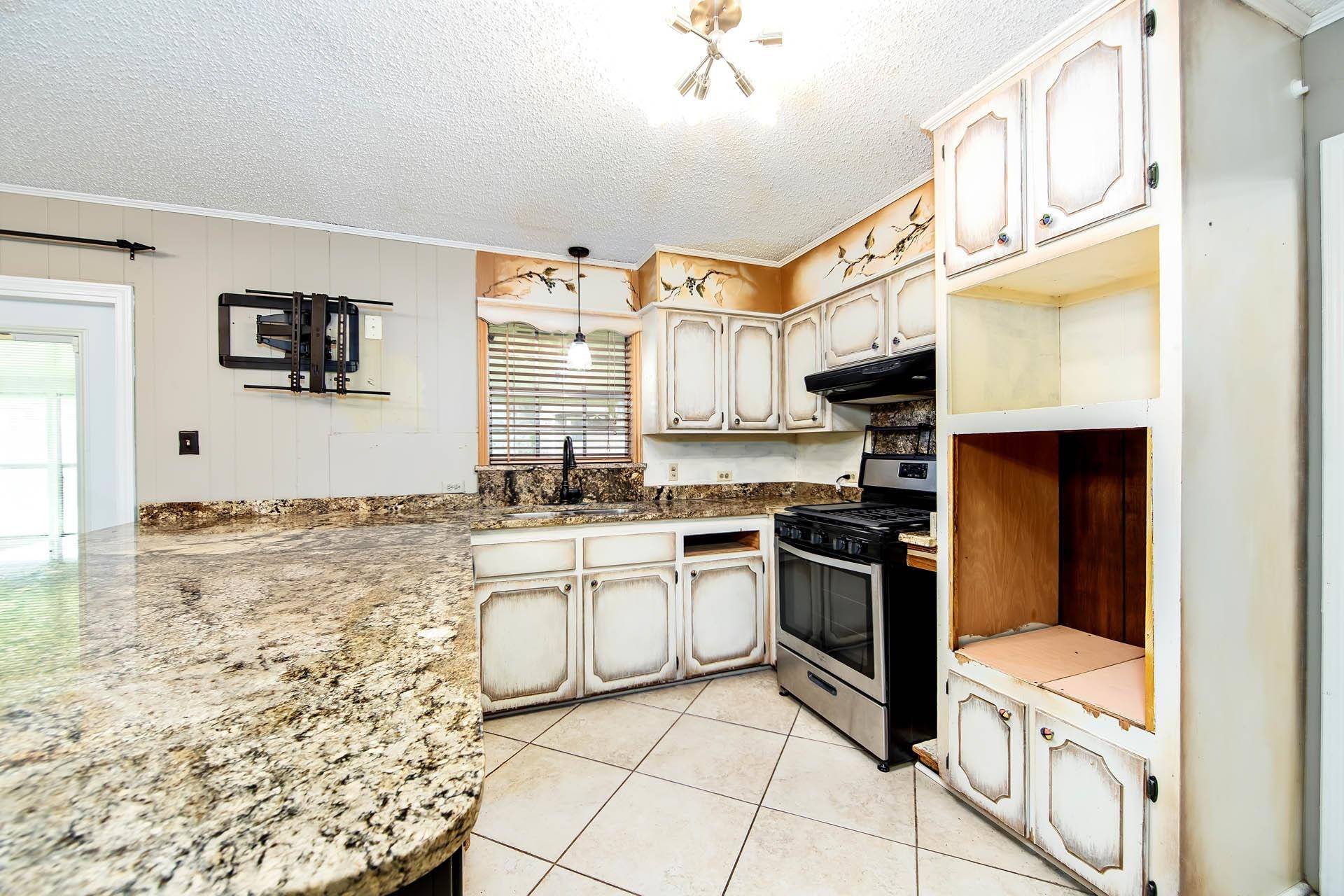 Houma, LA 70363,115 Olympe Drive