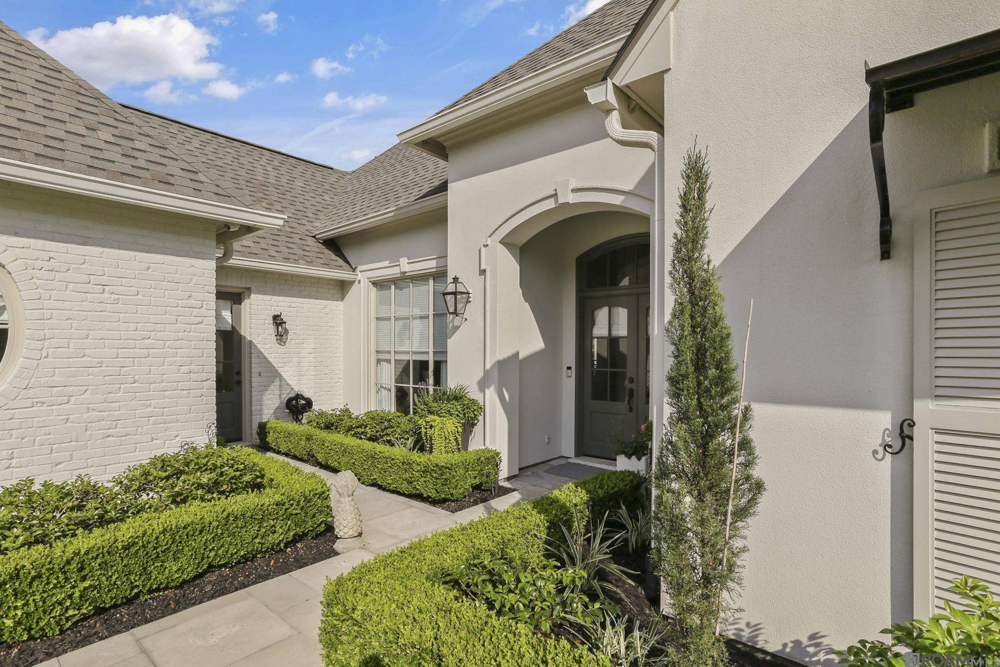 Saint George, LA 70809,19040 Turnberry Ct