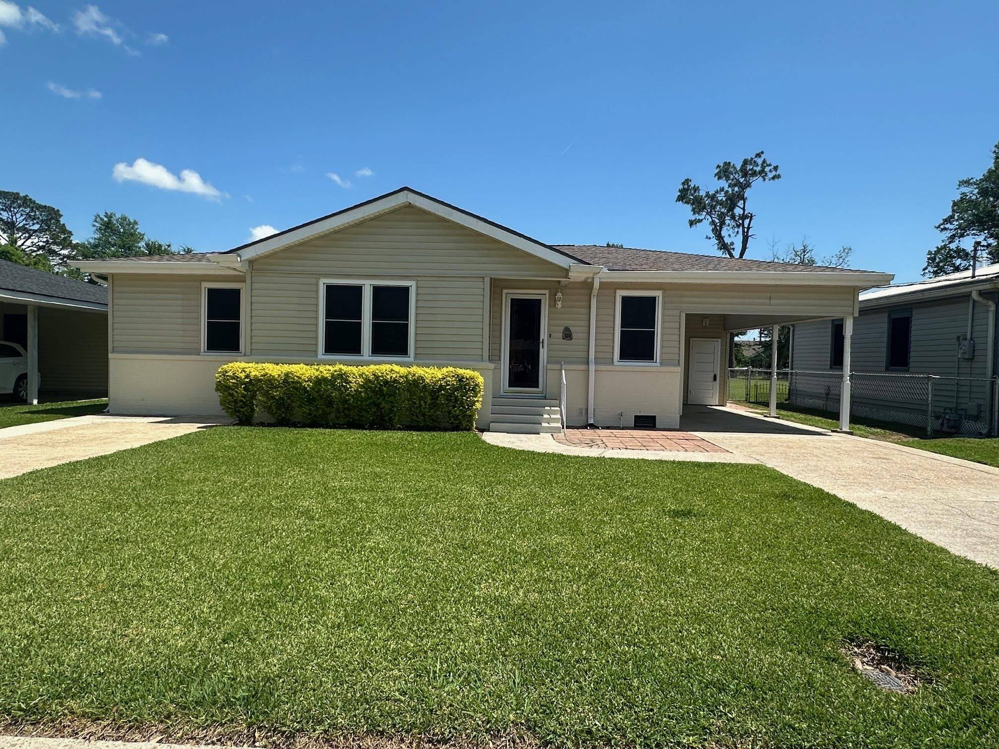 Houma, LA 70363,124 Evelyn Avenue