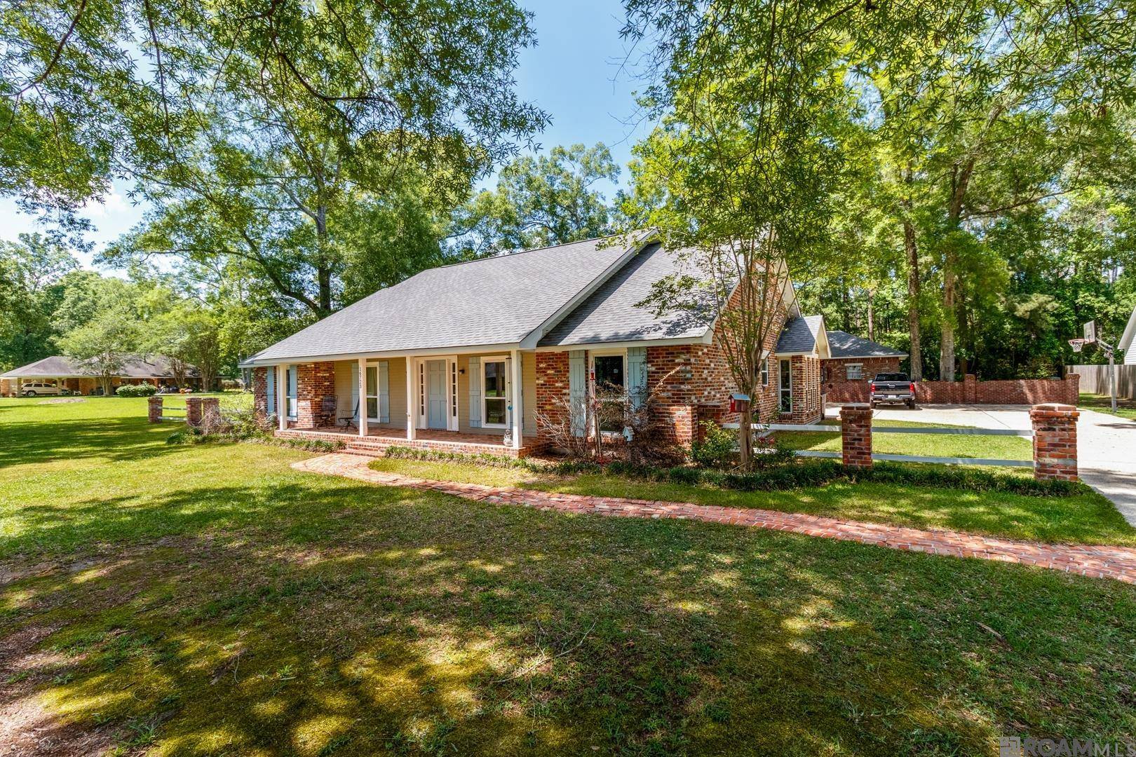 Greenwell Springs, LA 70739,16723 Buckner Dr