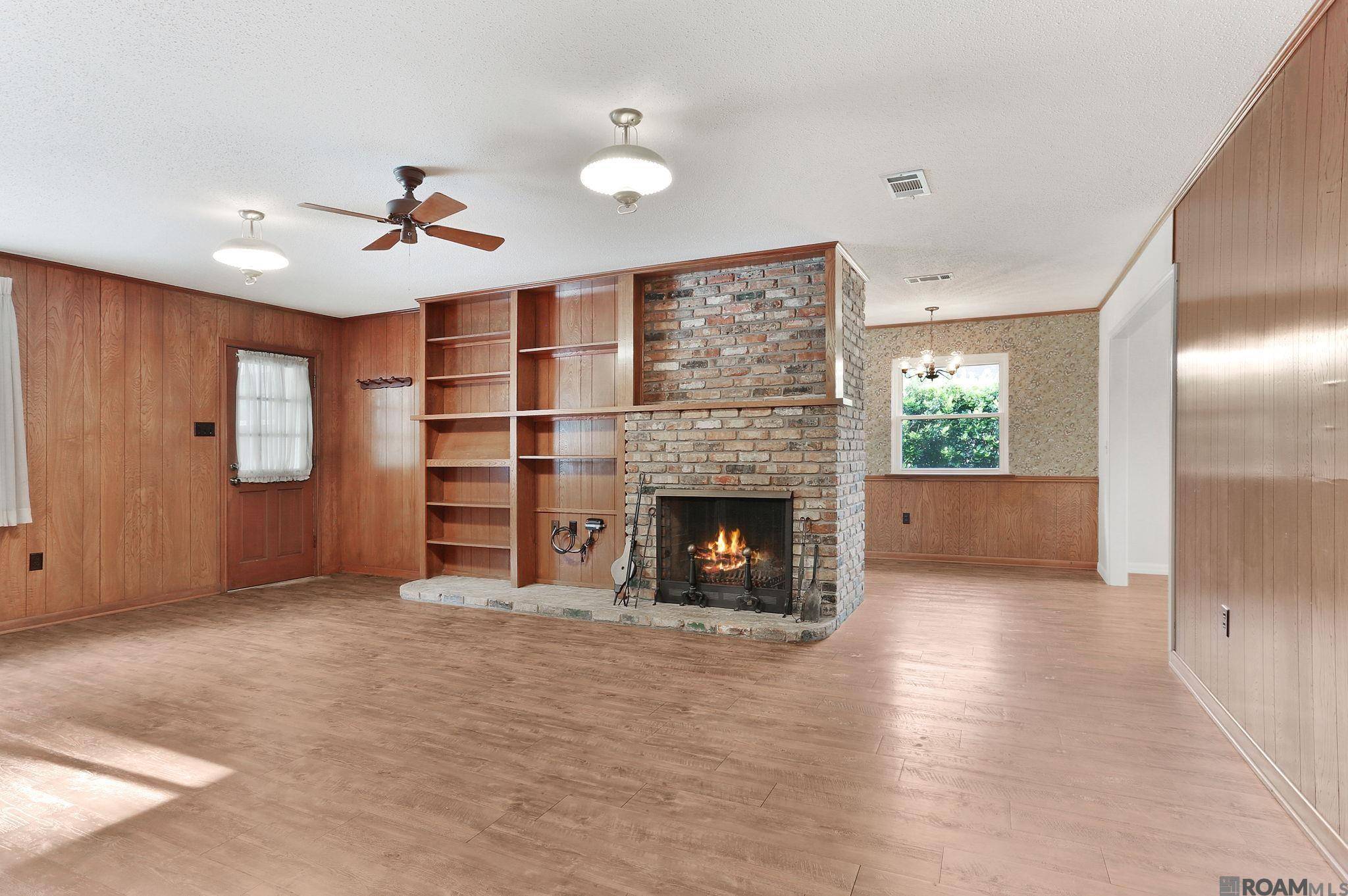 Baton Rouge, LA 70815,375 Woodcliff Dr