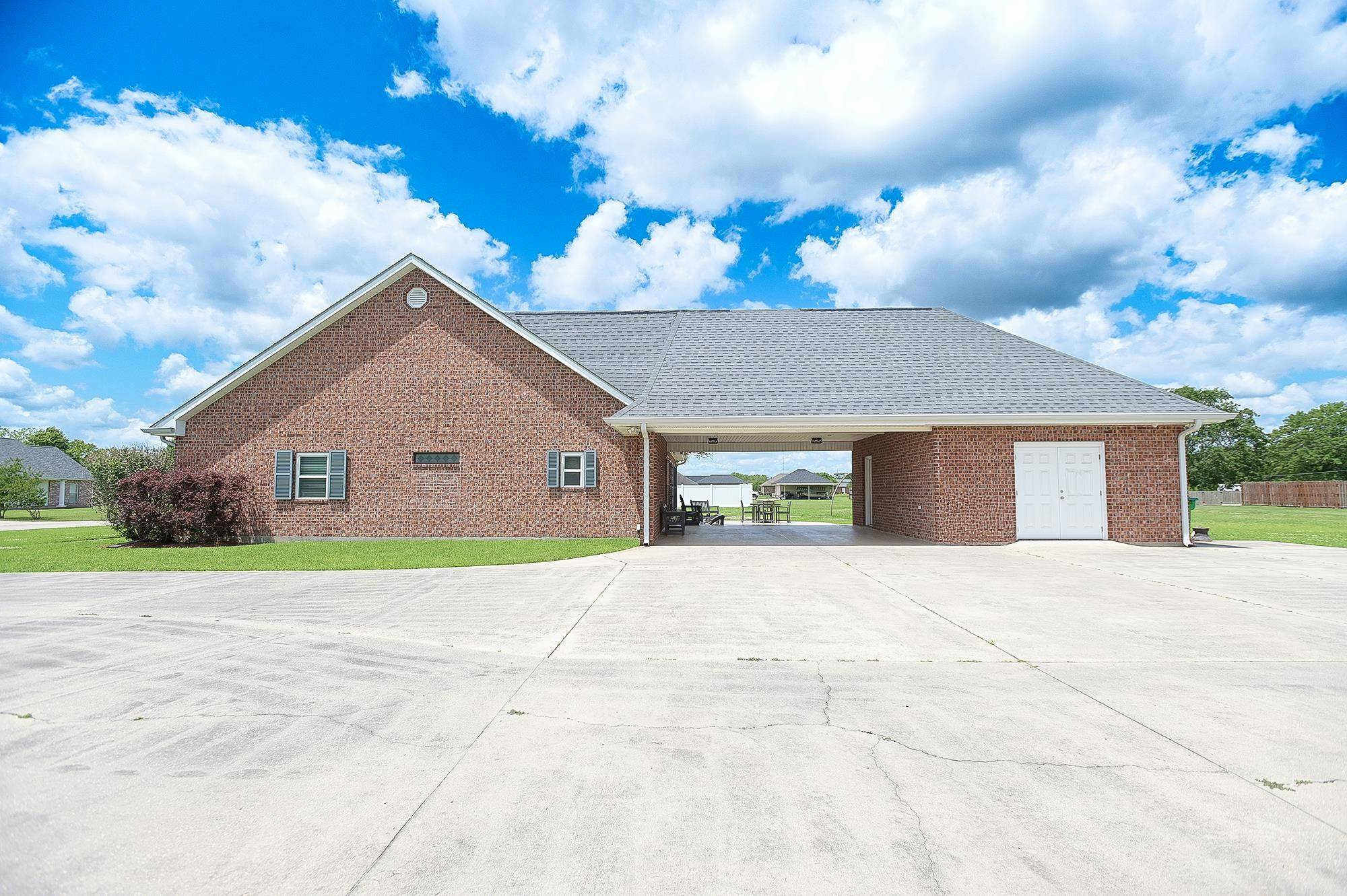 Thibodaux, LA 70301,2402 Southdown Drive