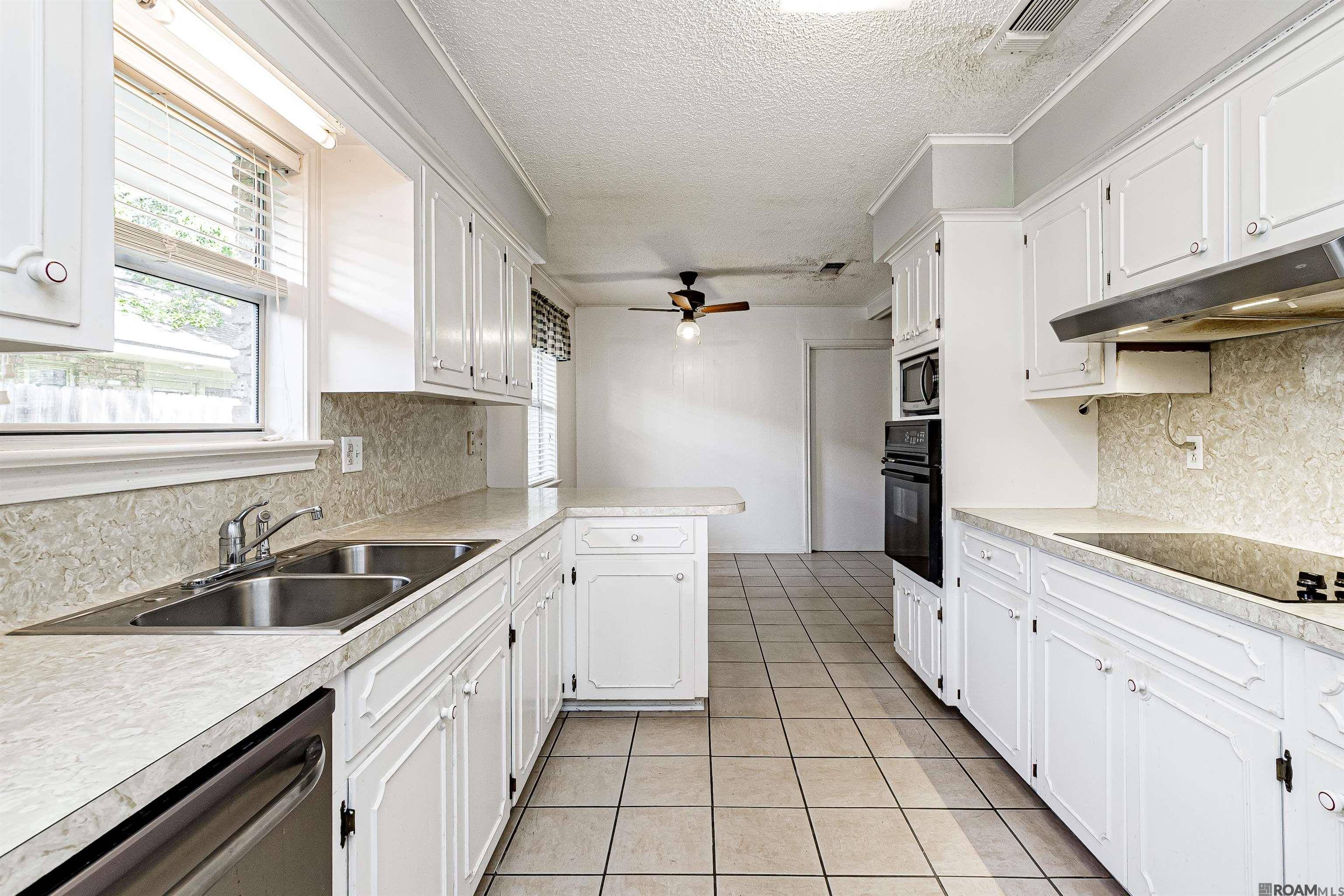 Baton Rouge, LA 70810,1304 Rue Crozat