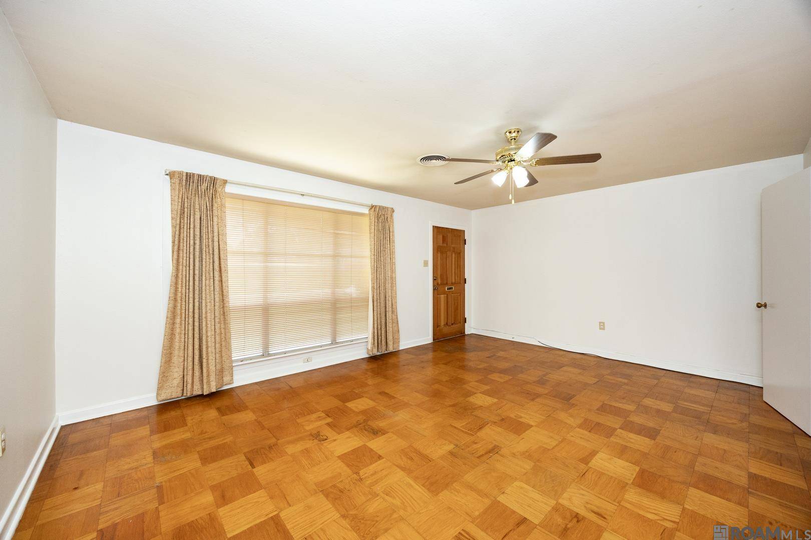 Baton Rouge, LA 70806,8475 S Parkland Dr