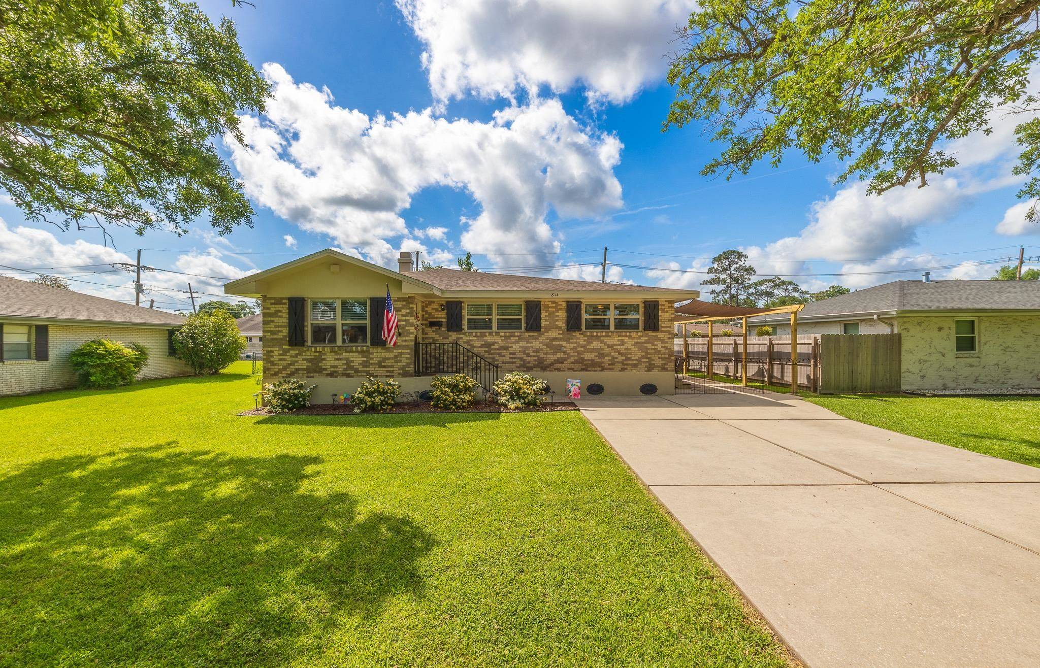Houma, LA 70364,814 Funderburk Avenue
