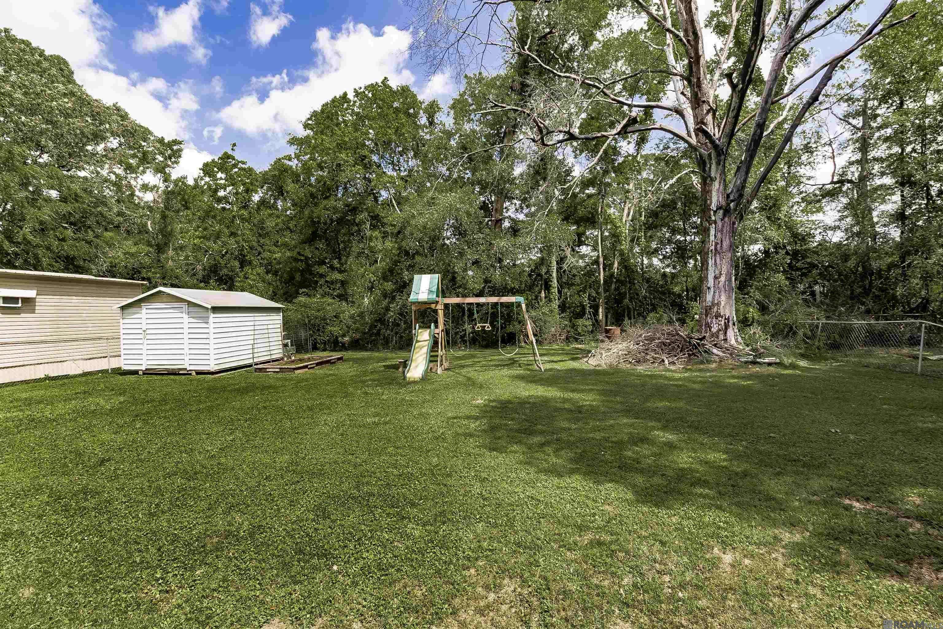 Greenwell Springs, LA 70739,15443 Country Rd