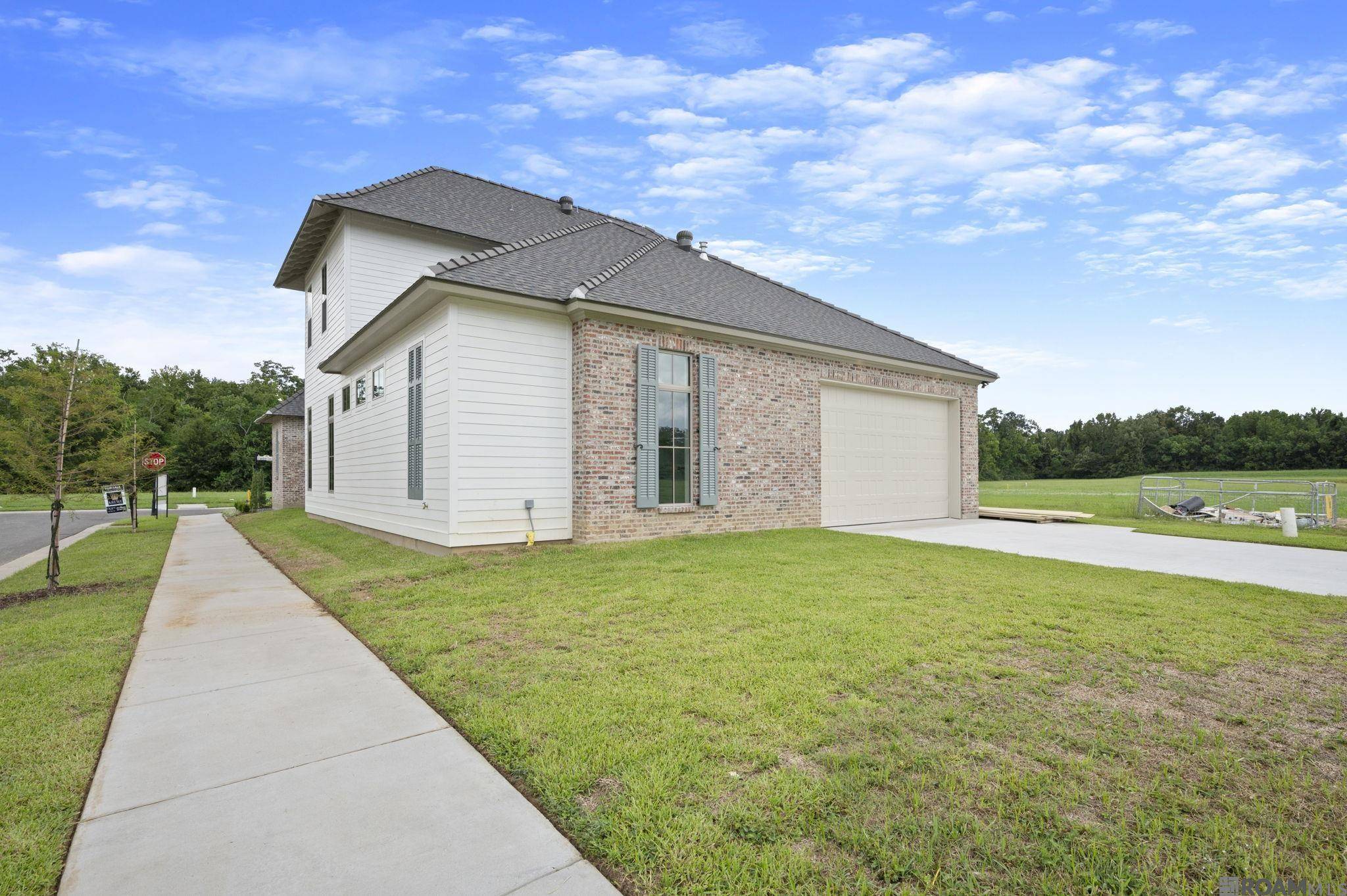 Baton Rouge, LA 70817,8638 Greenbrier Cove Rd