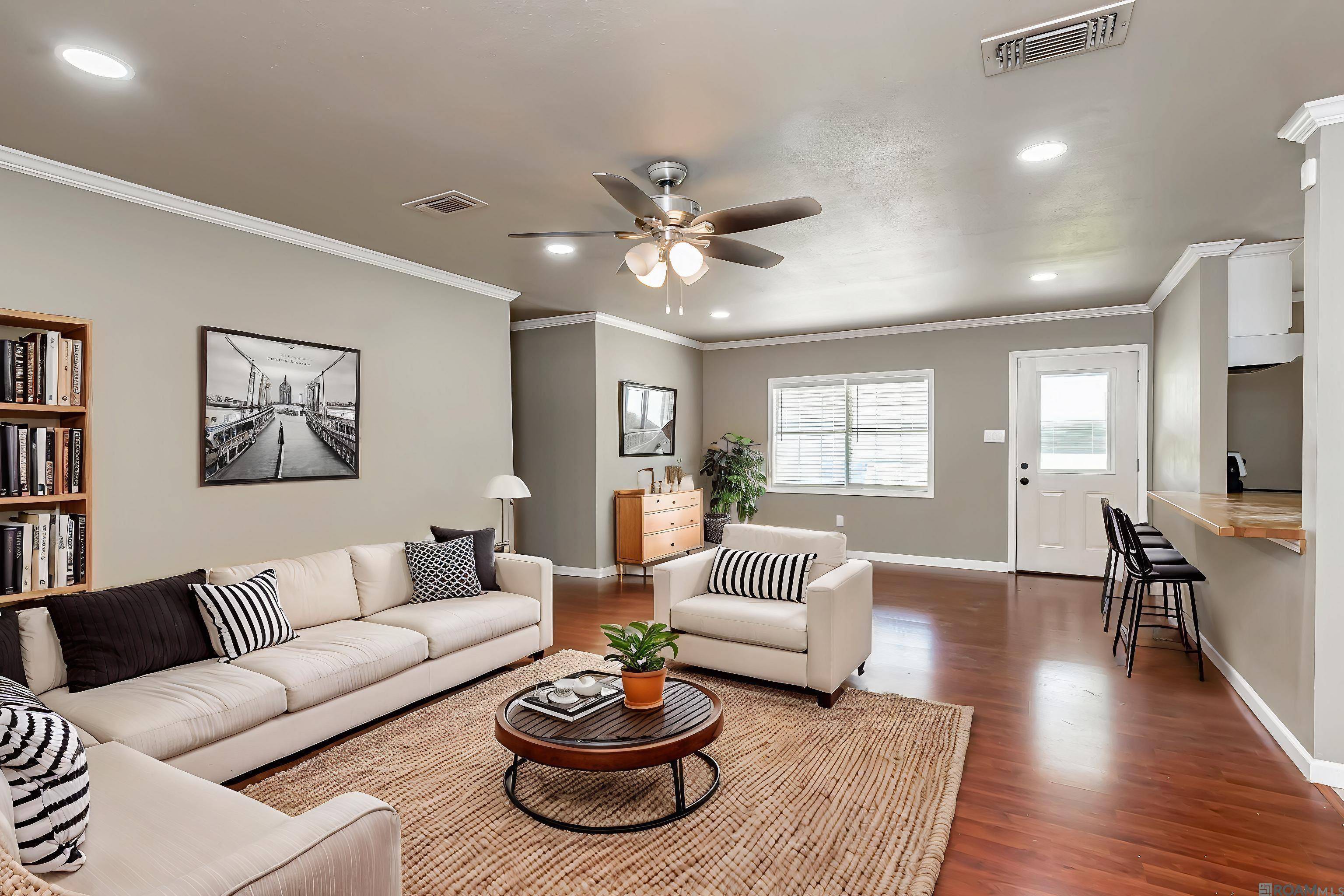 Port Allen, LA 70767,321 Courthouse St