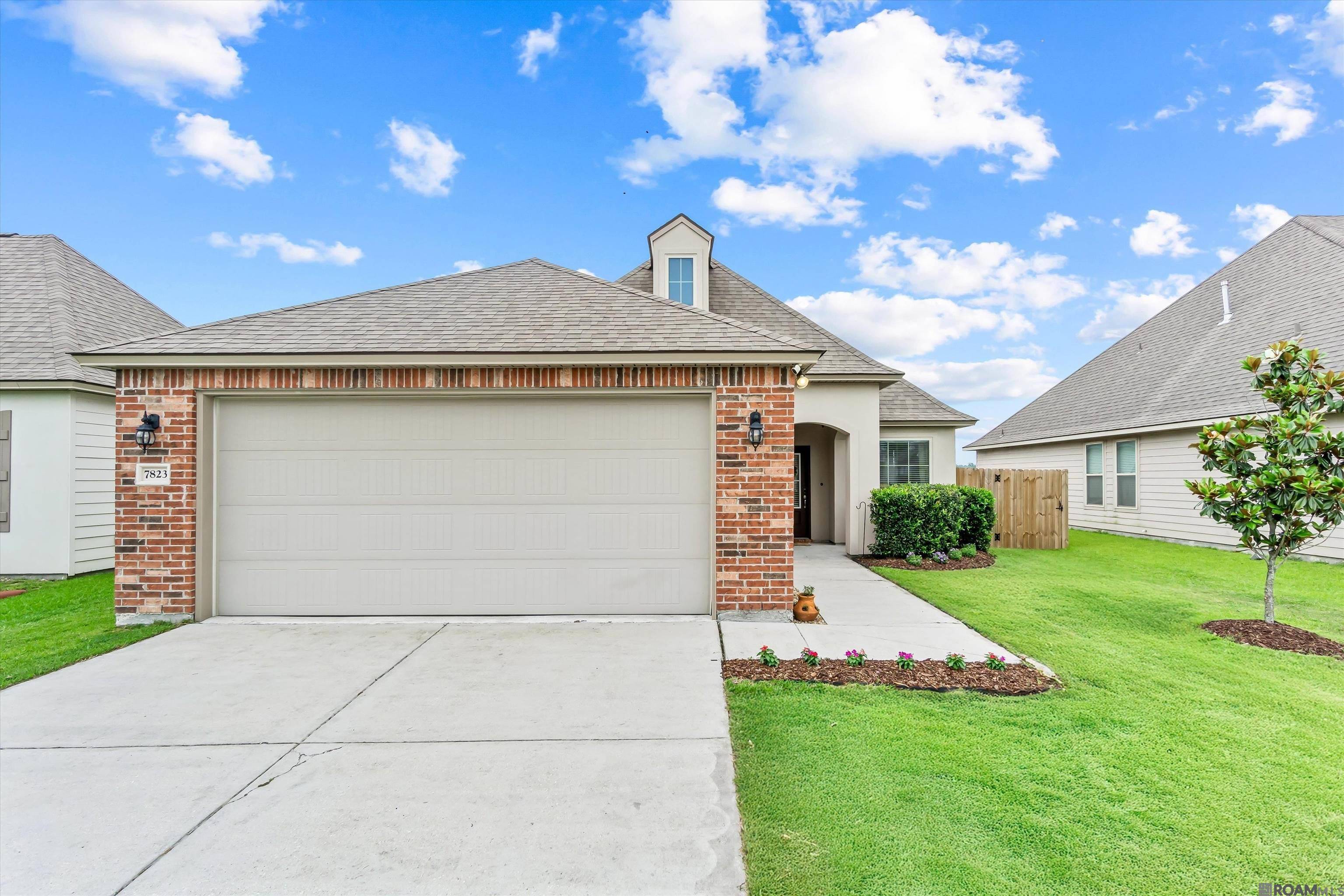 Baton Rouge, LA 70820,7823 W Pelican Lakes Ave