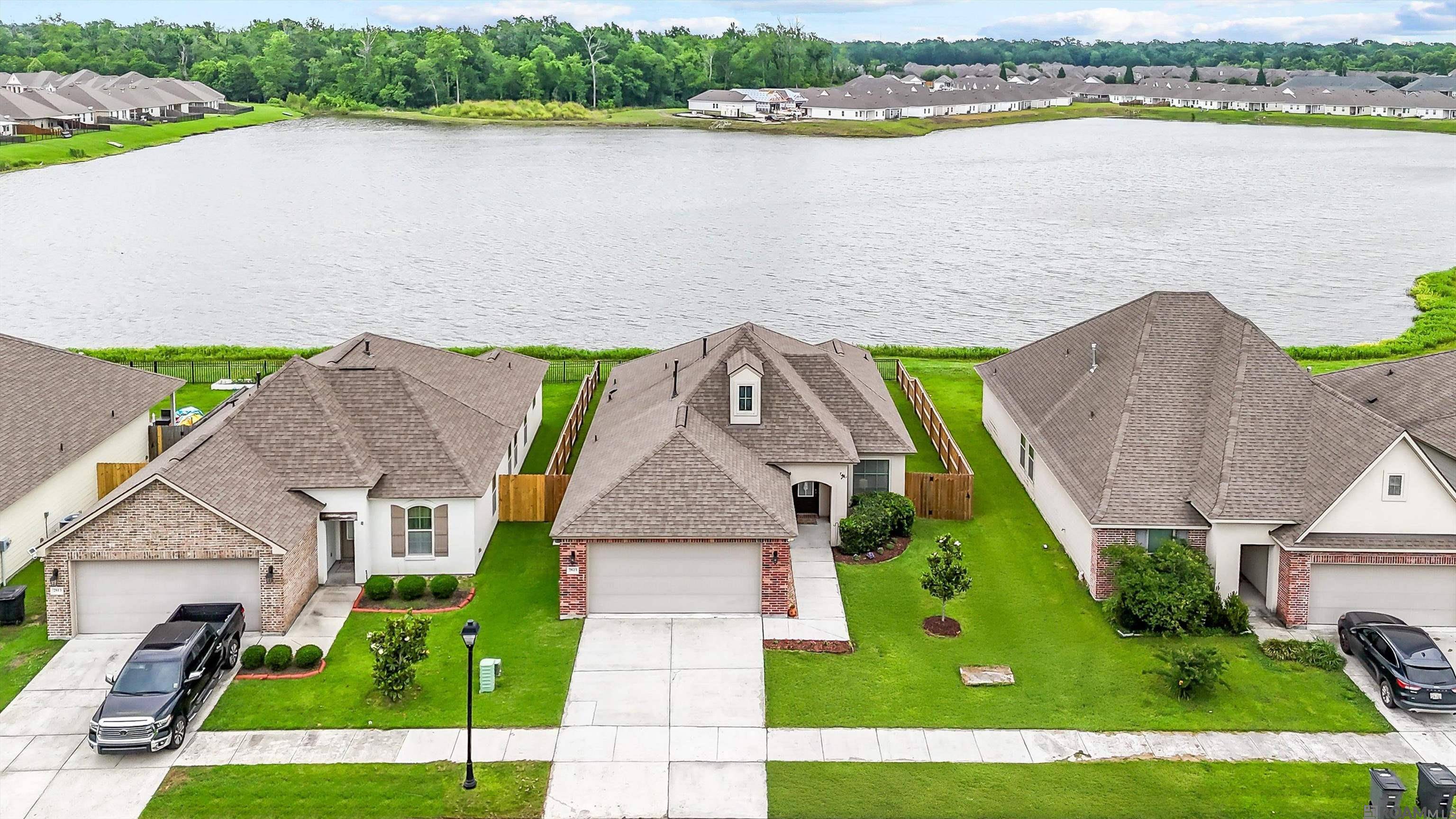 Baton Rouge, LA 70820,7823 W Pelican Lakes Ave