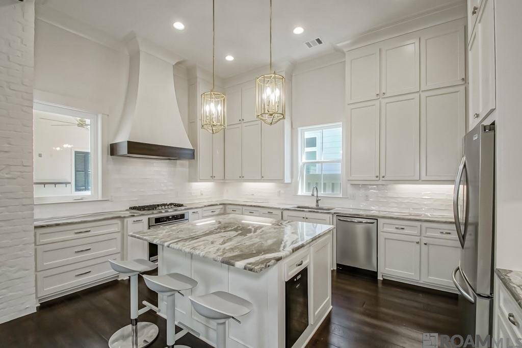 Baton Rouge, LA 70810,1647 Rose Glen Ln