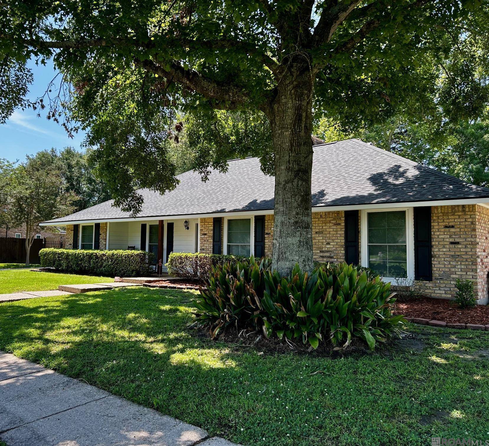 Saint George, LA 70817,13456 Cedar Ridge Ave