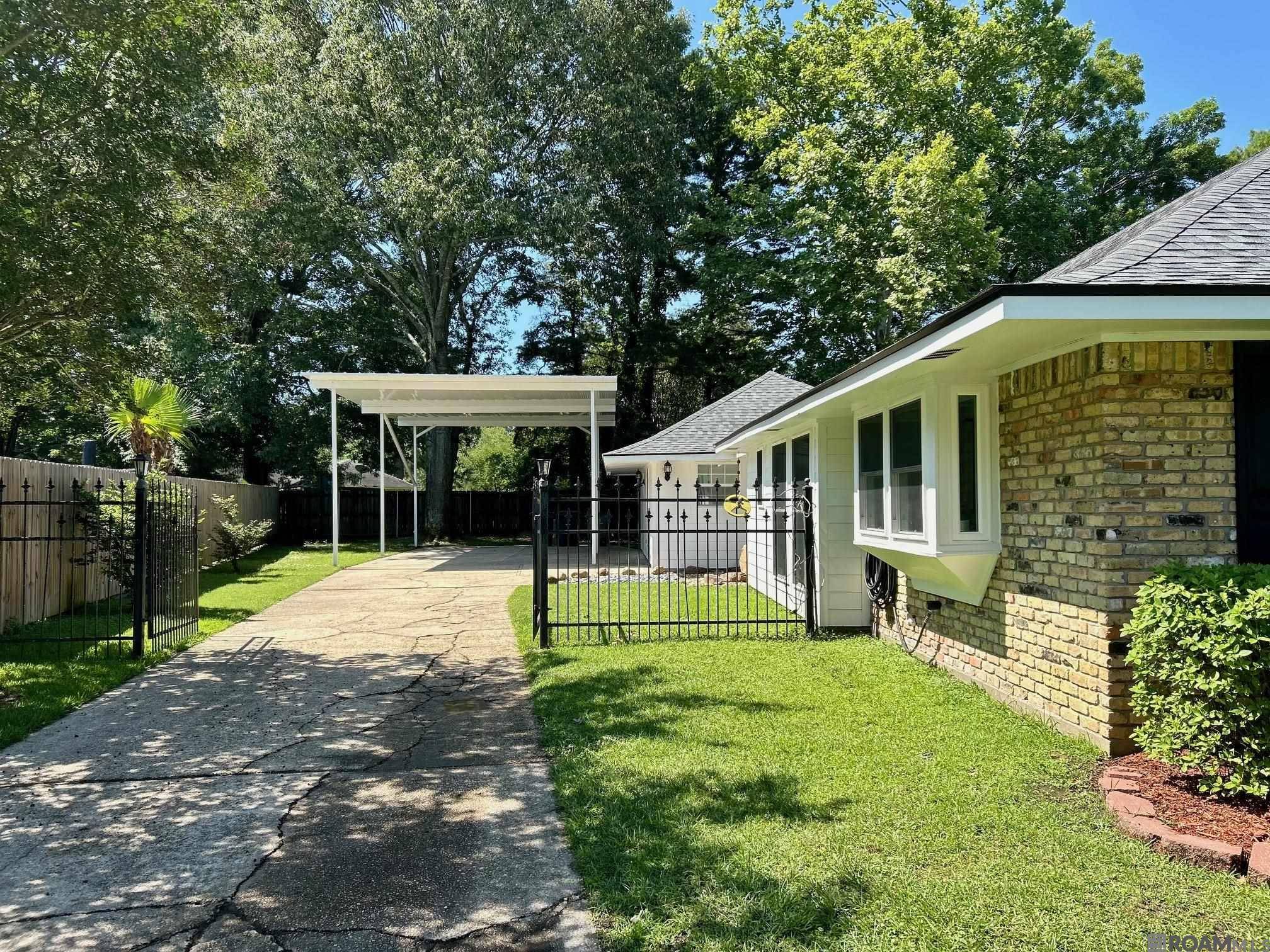 Saint George, LA 70817,13456 Cedar Ridge Ave