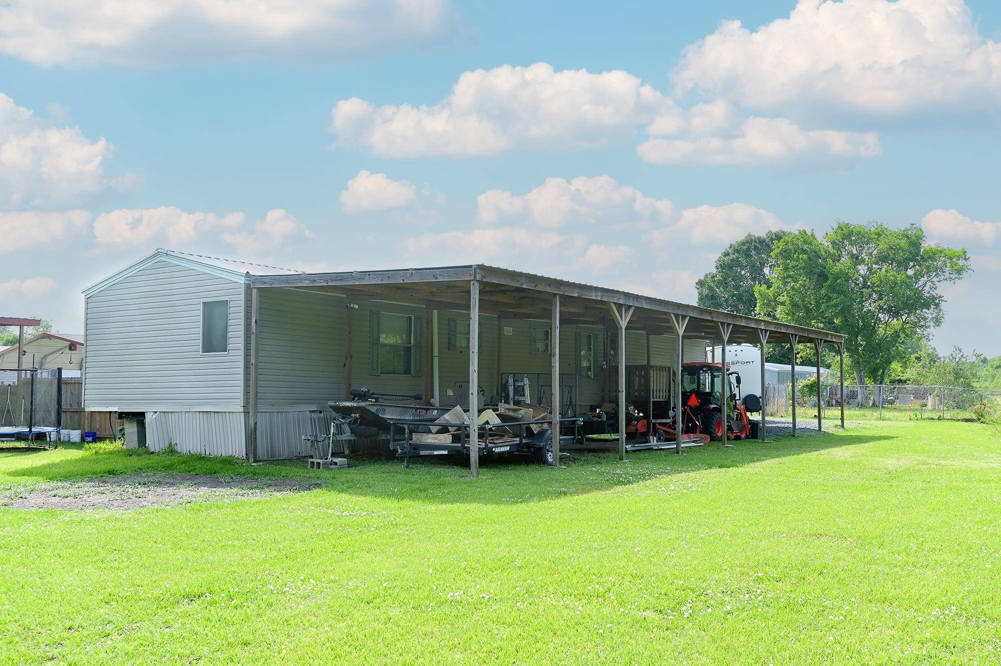 Houma, LA 70364,342 Hummingbird Drive