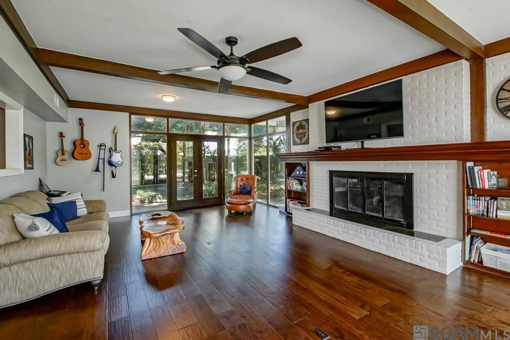 Baton Rouge, LA 70815,1367 Ashbourne Dr