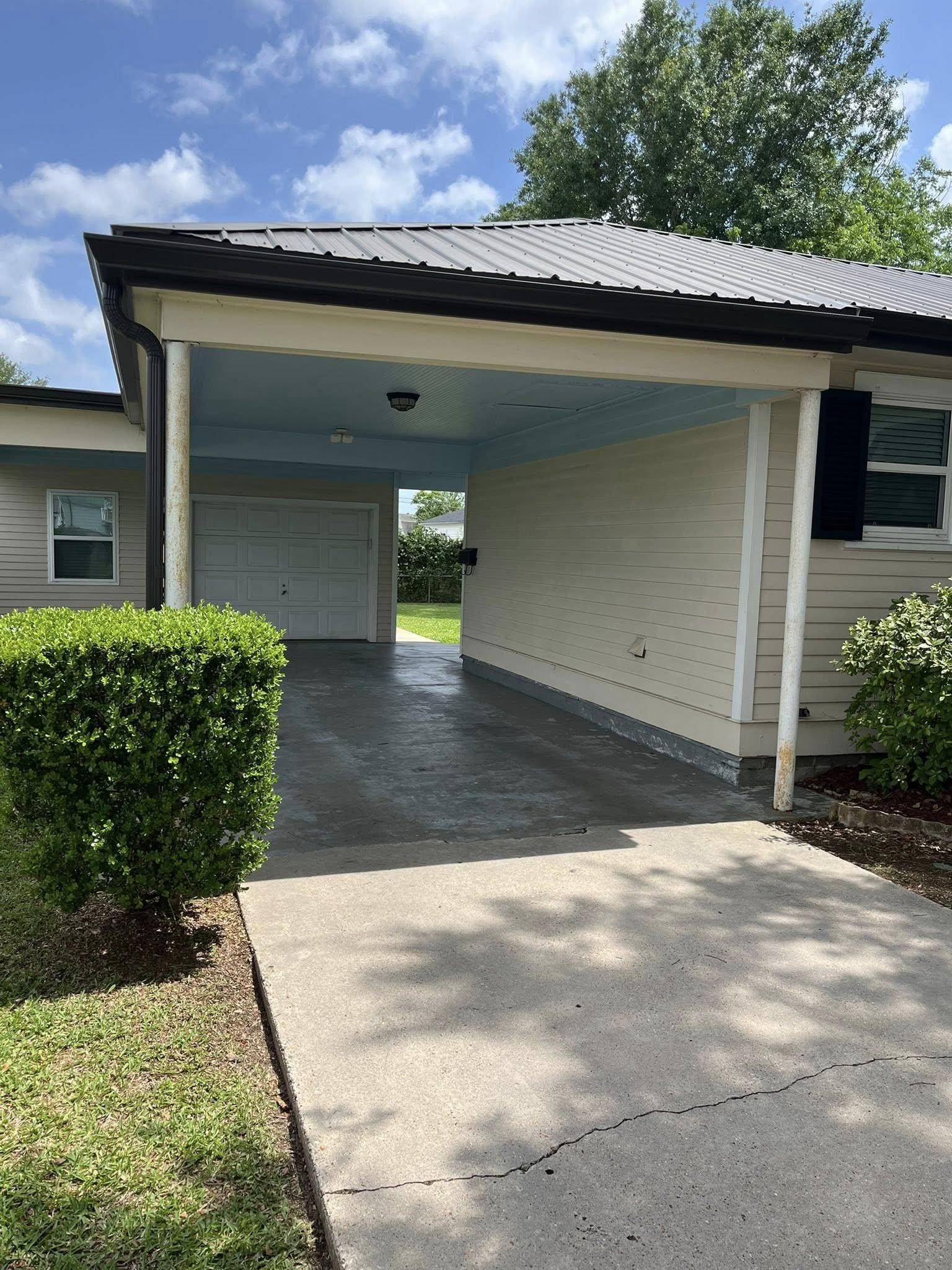 Lockport, LA 70374,411 Vacherie Street