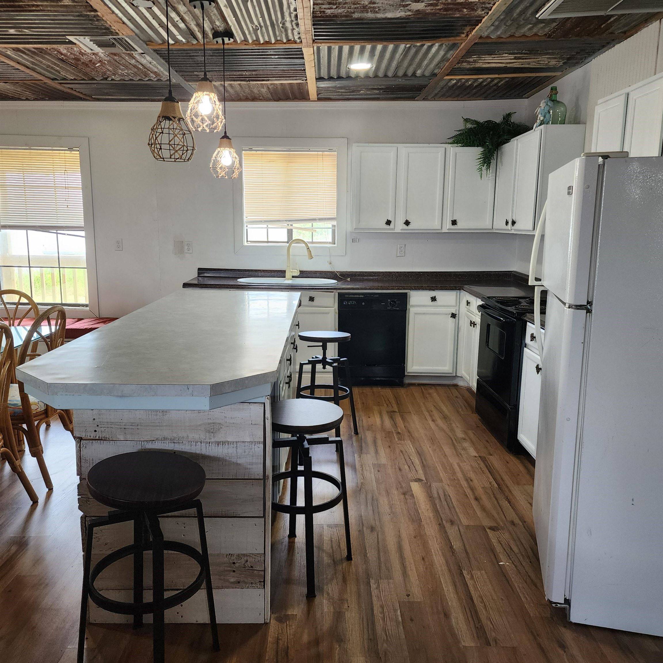 Chauvin, LA 70344,6553 Hwy 56