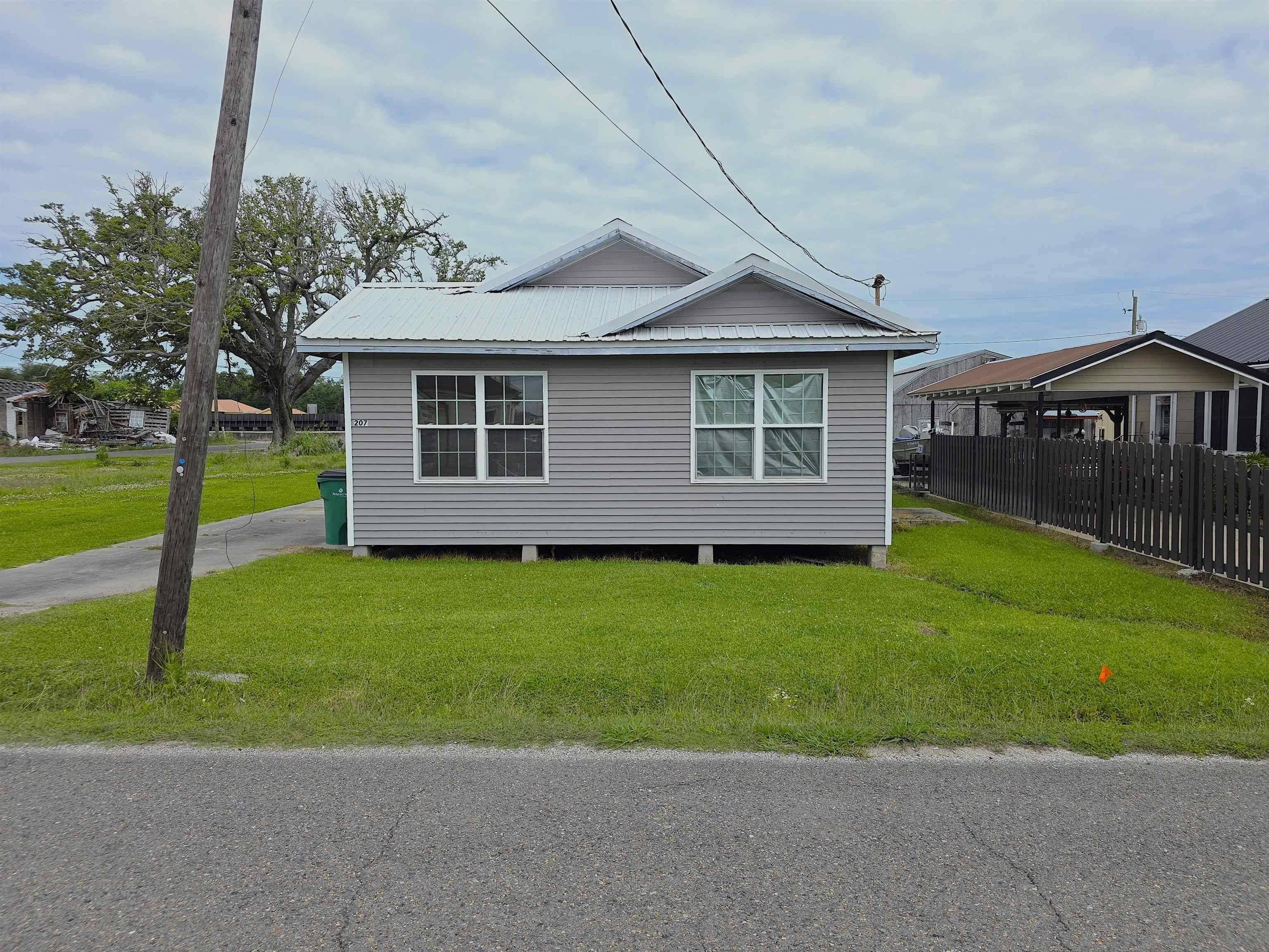 Larose, LA 70373,207 East 2nd Street