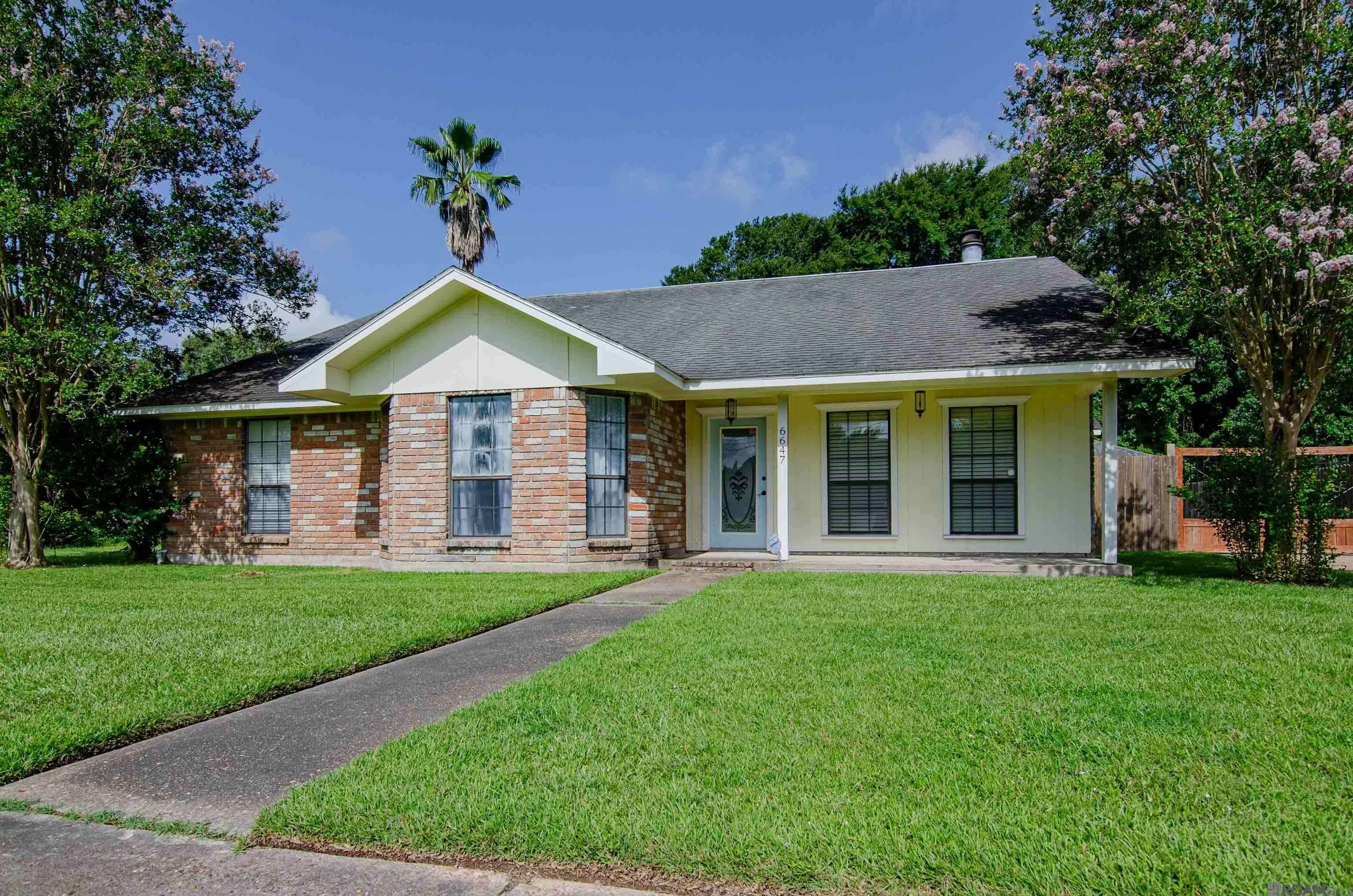 Zachary, LA 70791,6647 Maple St