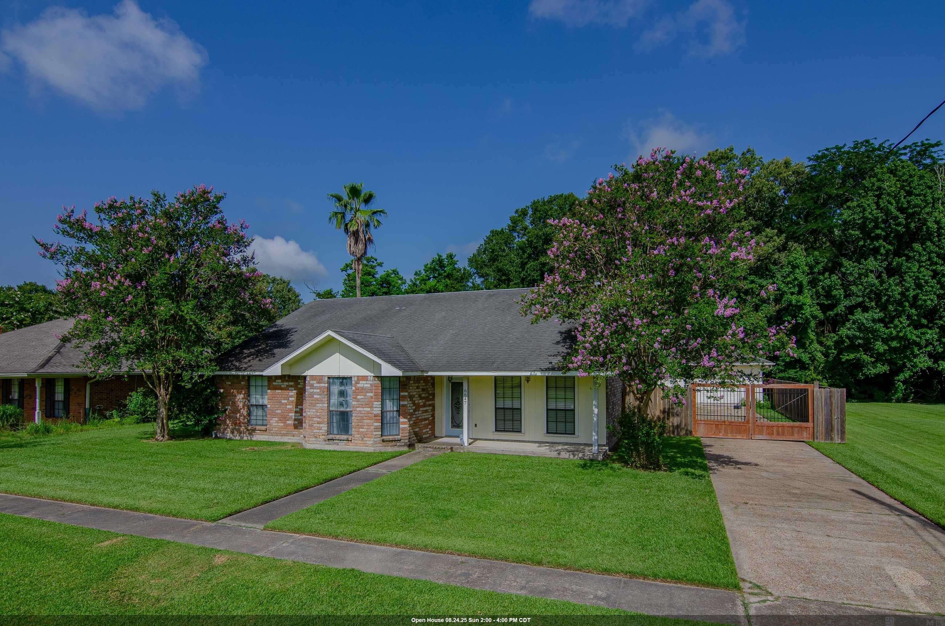 Zachary, LA 70791,6647 Maple St