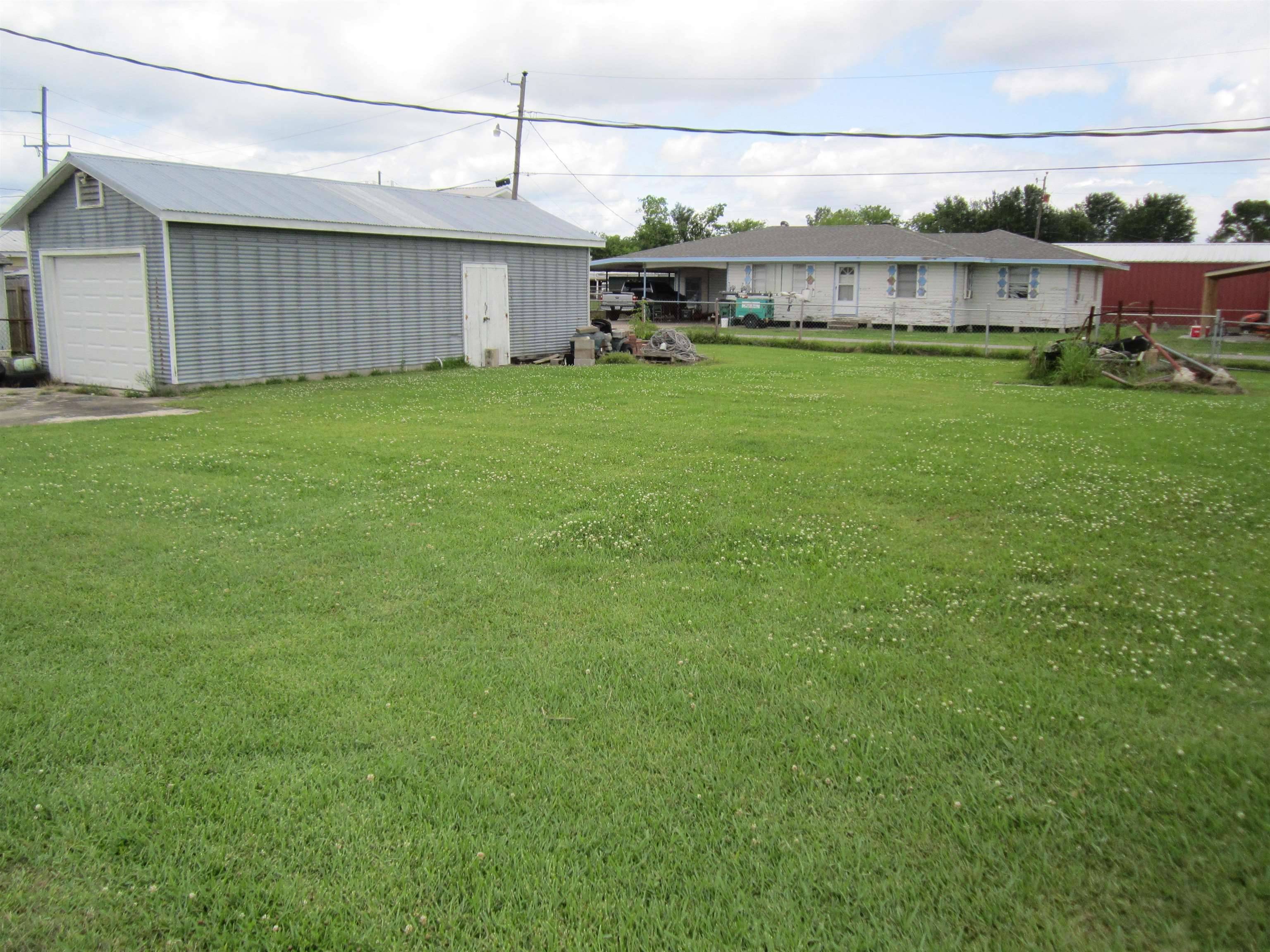 Larose, LA 70373,105 E 13th St