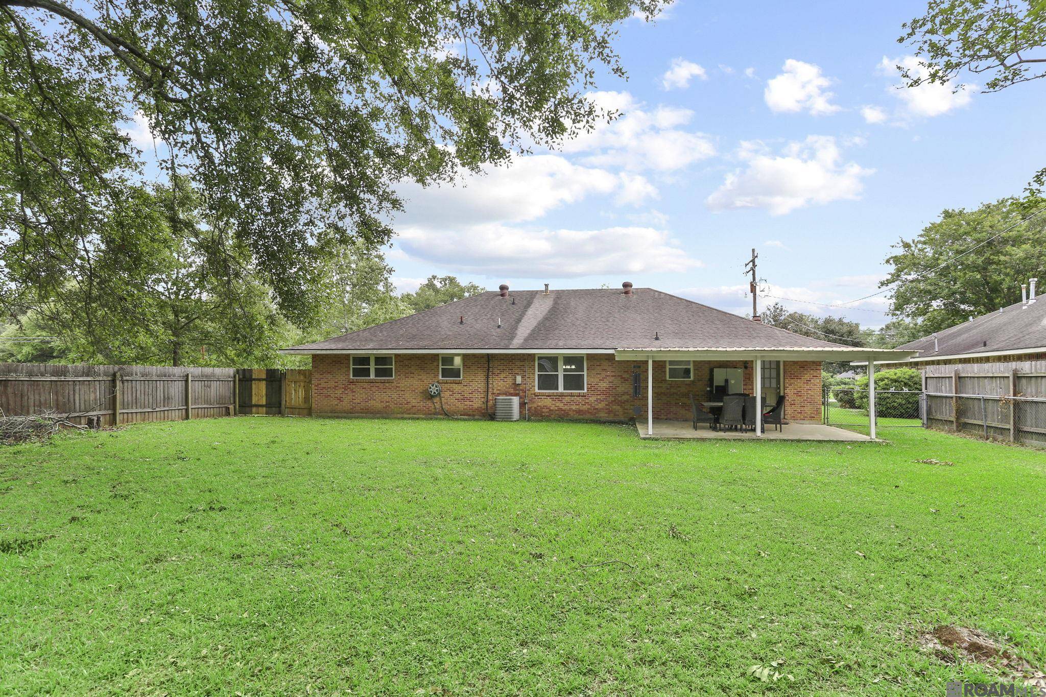 St Francisville, LA 70775,5127 Pine St