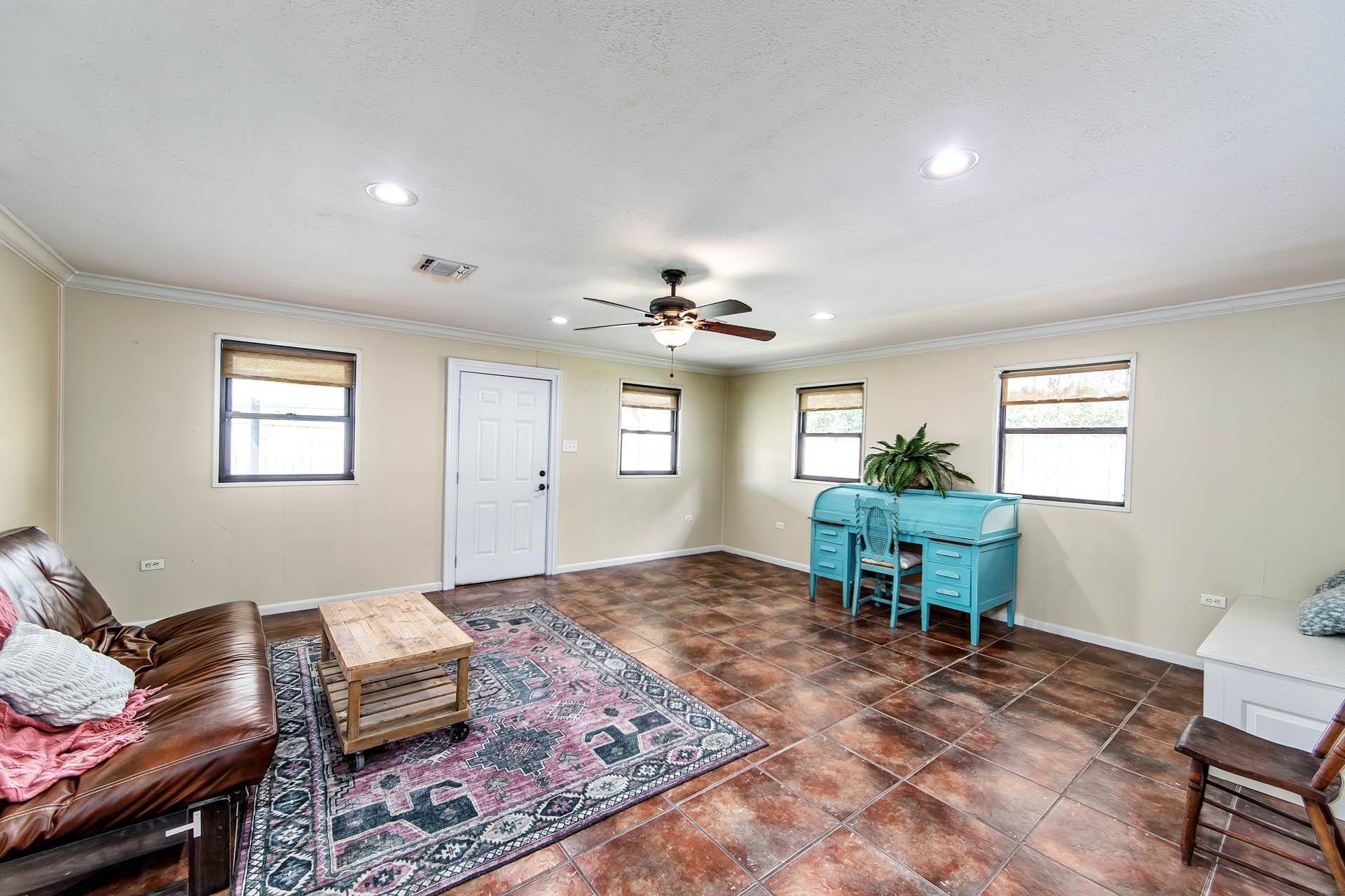 Thibodaux, LA 70301,106 E Garden Dr