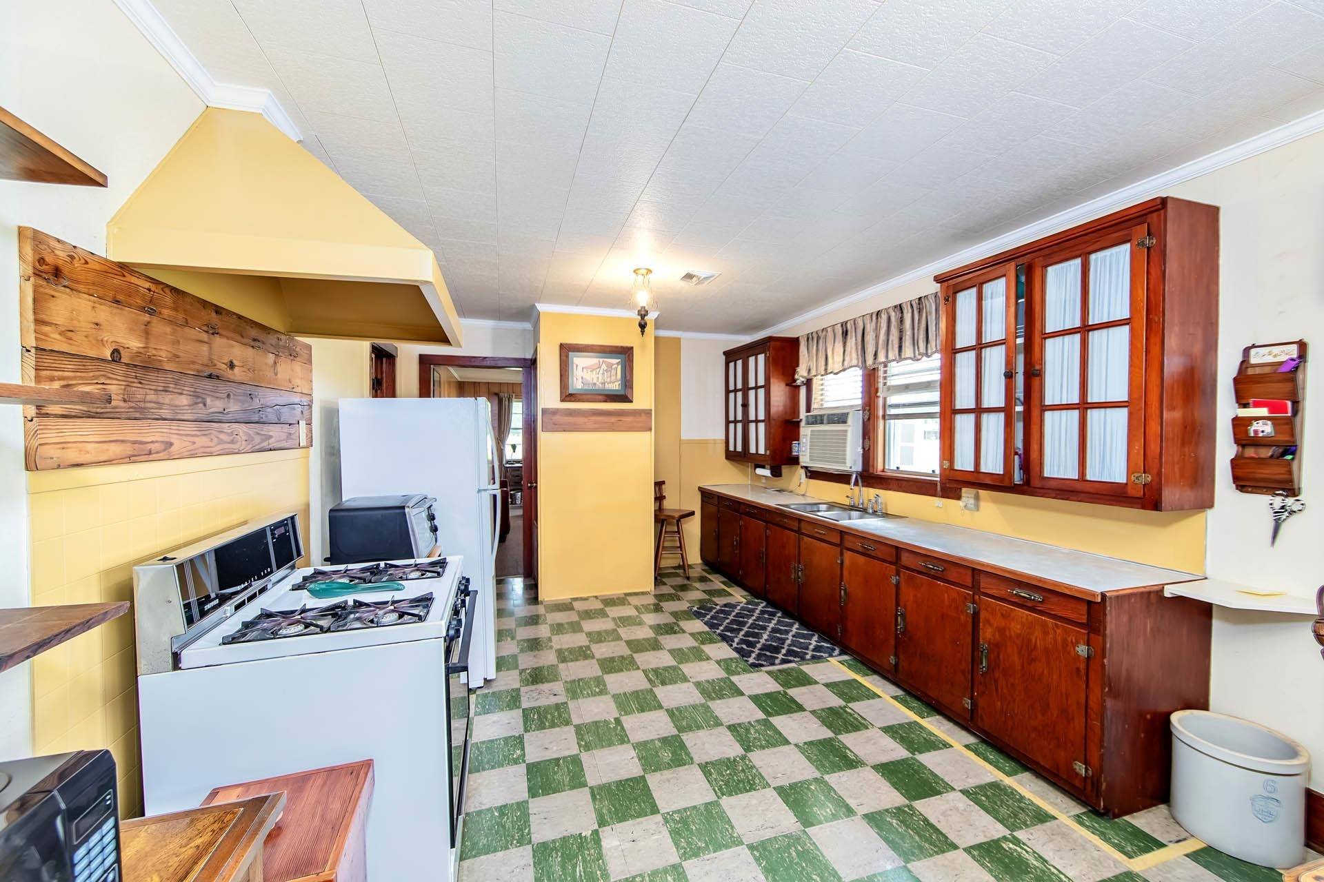 Thibodaux, LA 70301,1367 Highway 304