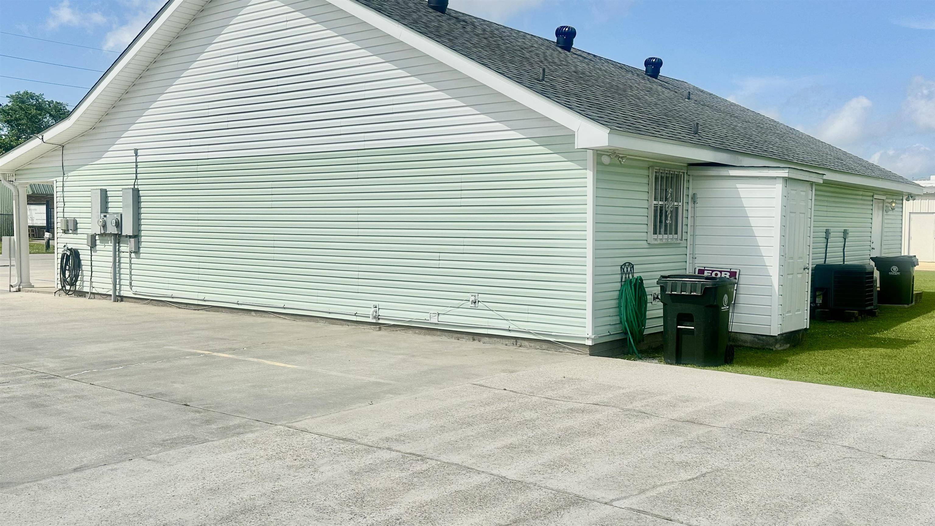 Houma, LA 70360,186 & 188 Enterprise Dr