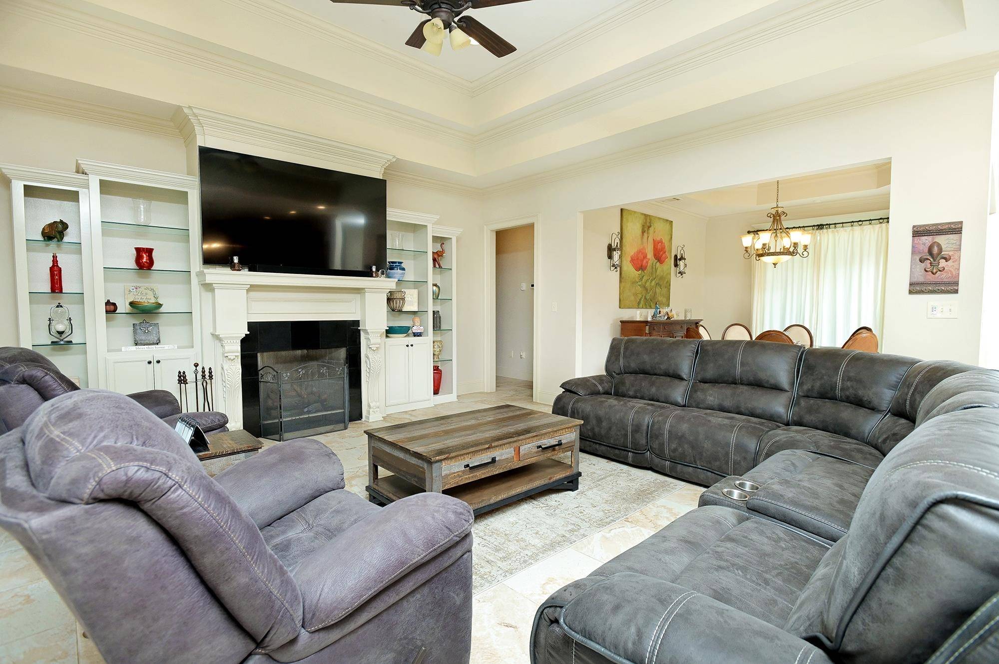 Houma, LA 70360,187 Regal Row